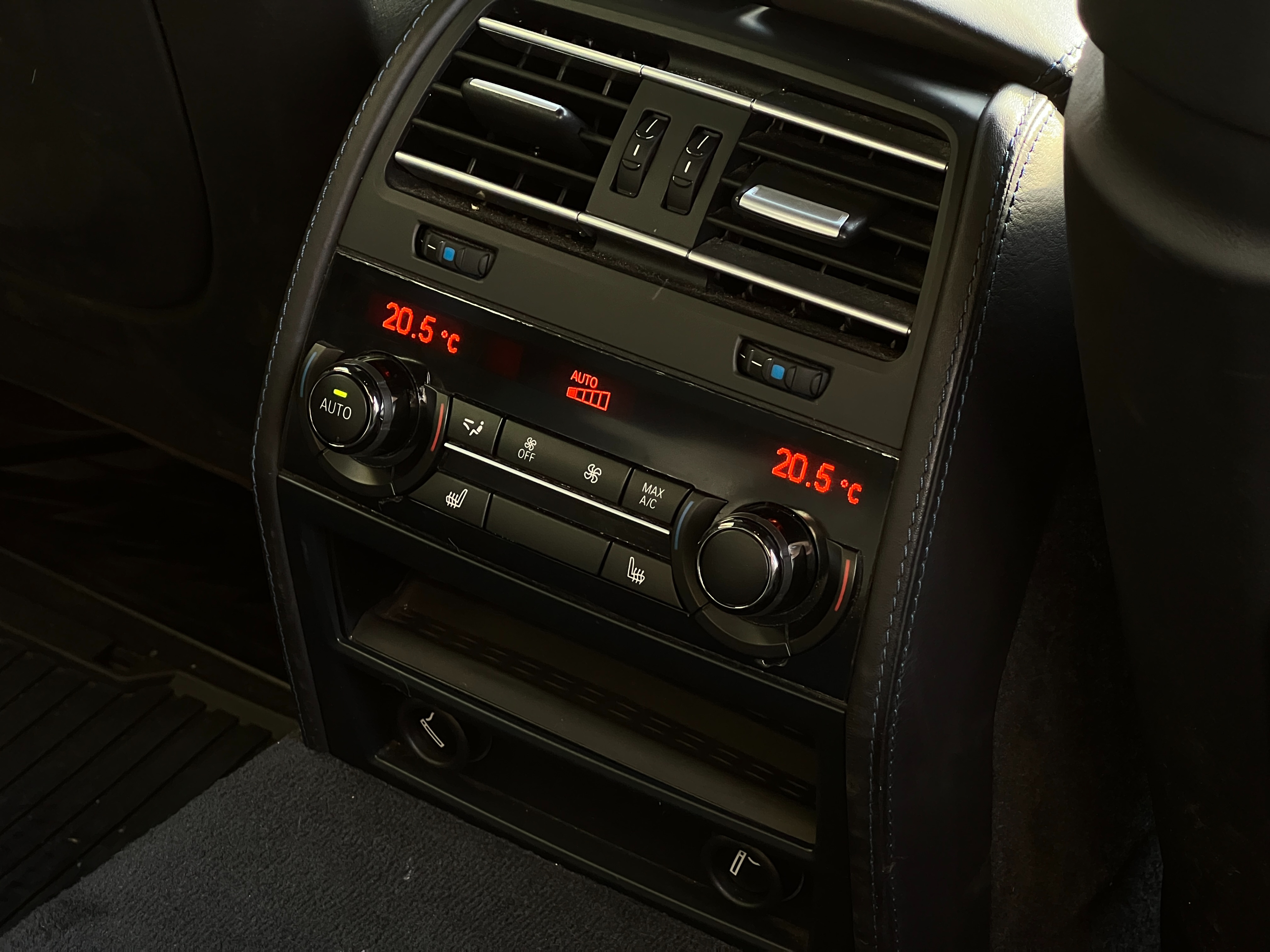 2014 BMW 750xi ｜ fully loaded ｜ BC Local - Image 18