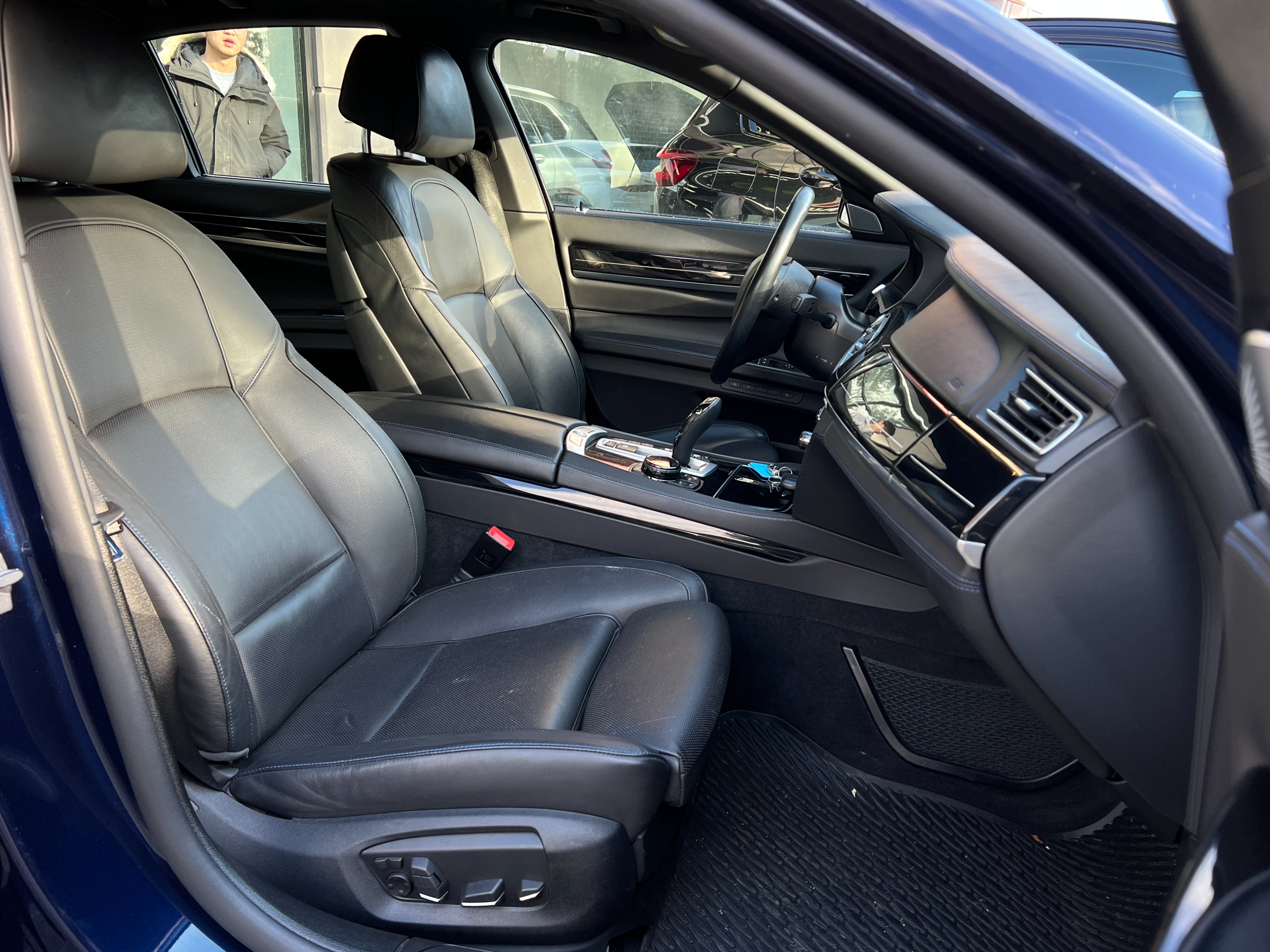 2014 BMW 750xi ｜ fully loaded ｜ BC Local - Image 13