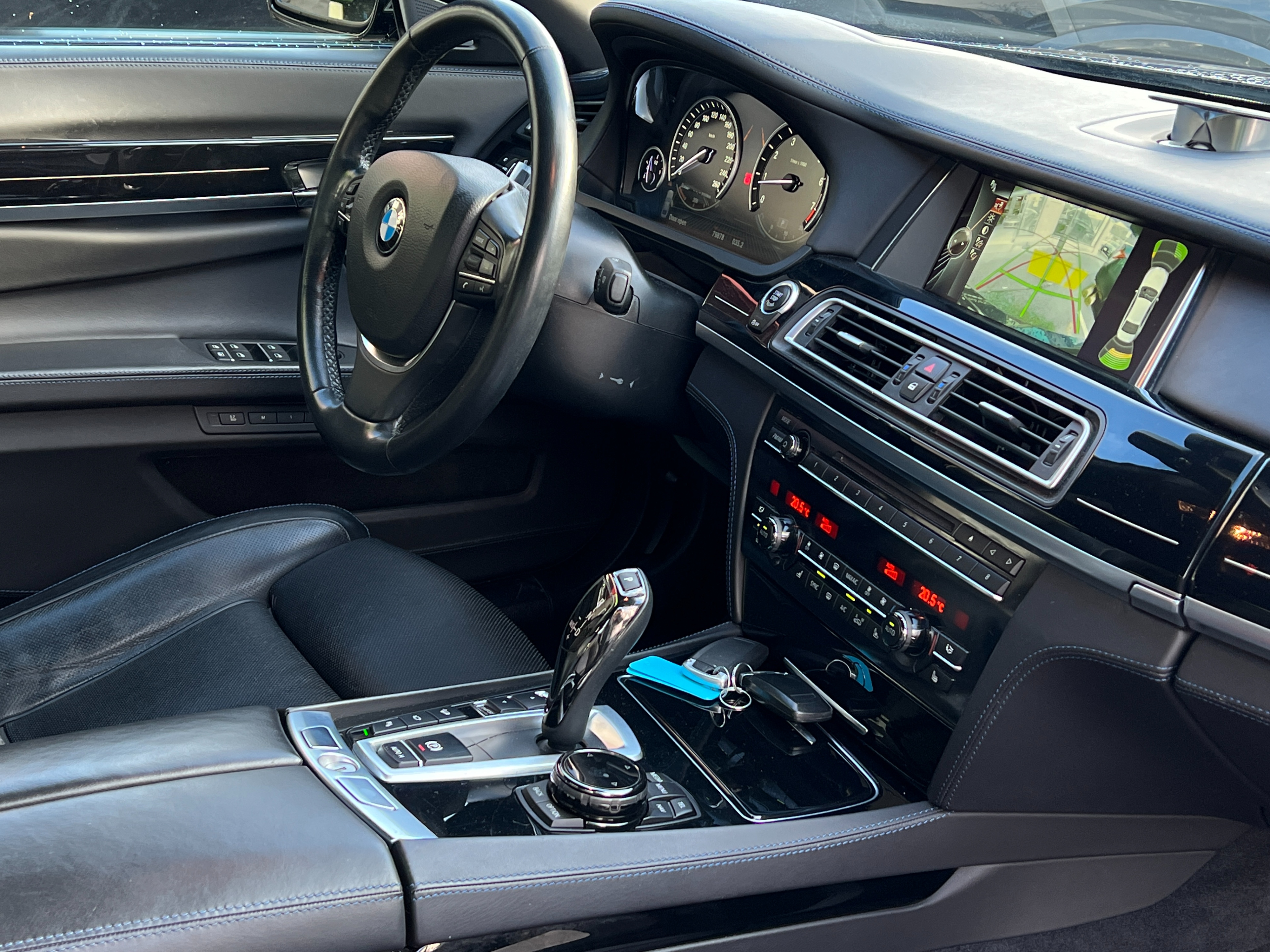 2014 BMW 750xi ｜ fully loaded ｜ BC Local - Image 12