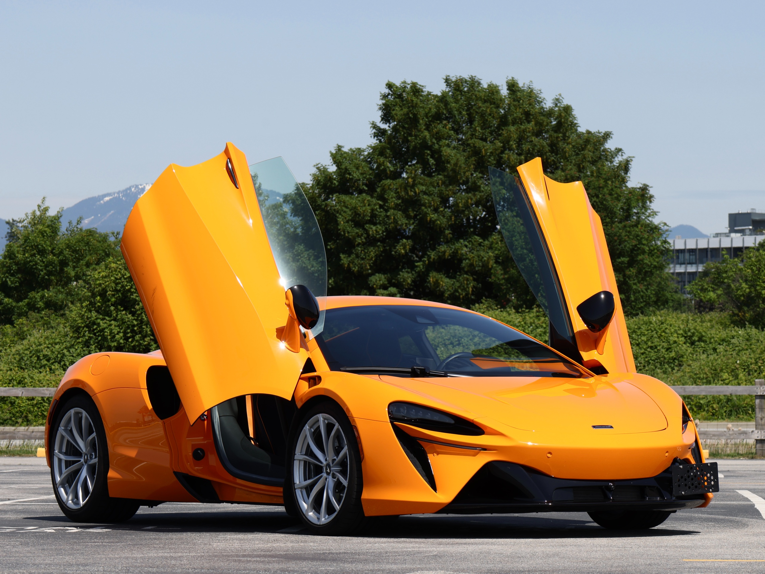 2023 Mclaren ARTURA - Image 1