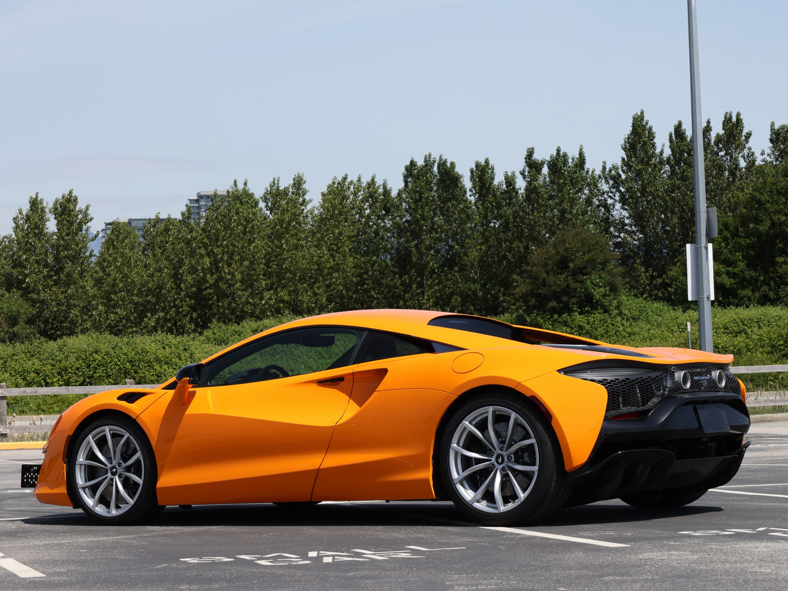 2023 Mclaren ARTURA - Image 6