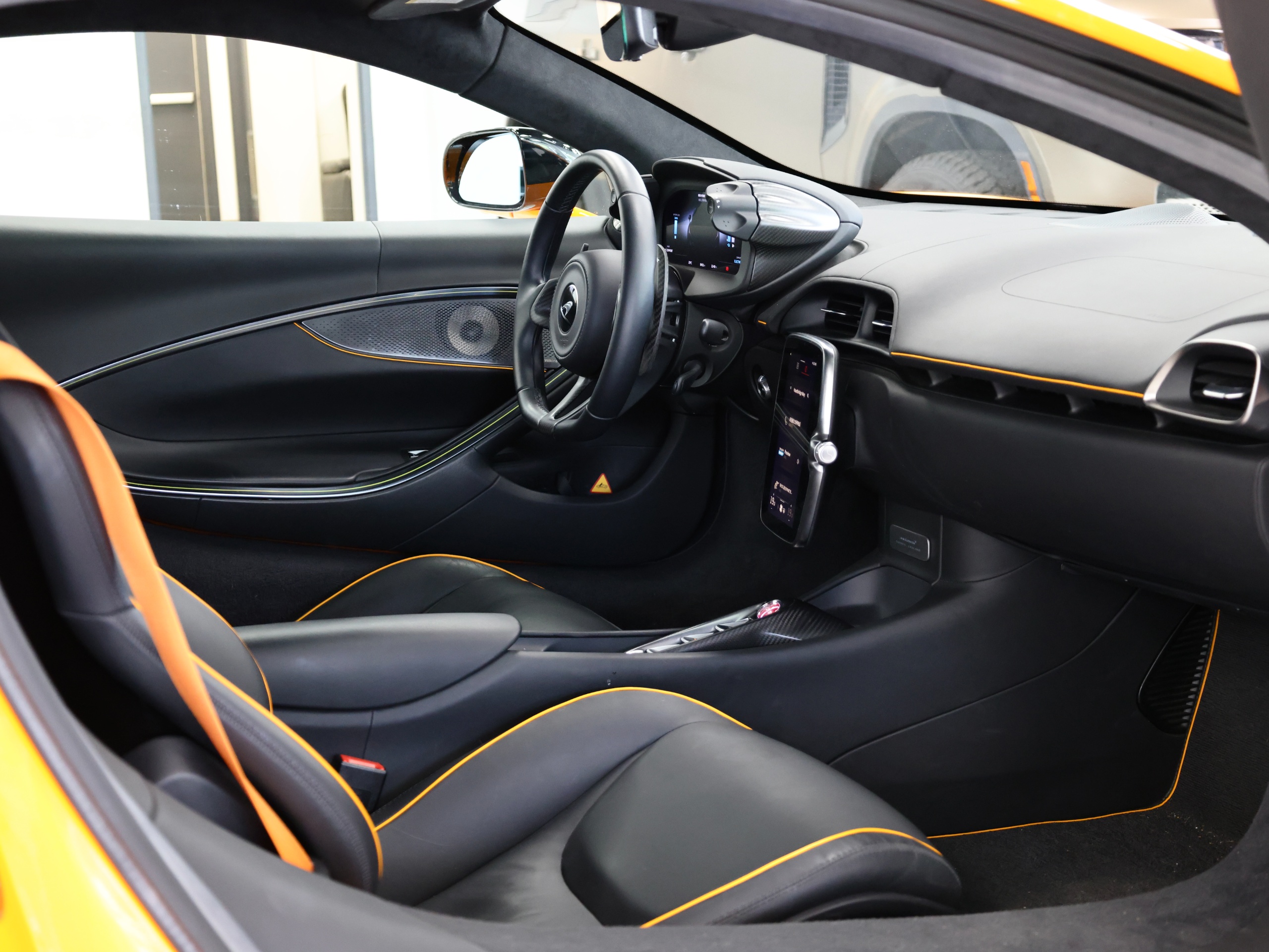 2023 Mclaren ARTURA - Image 10