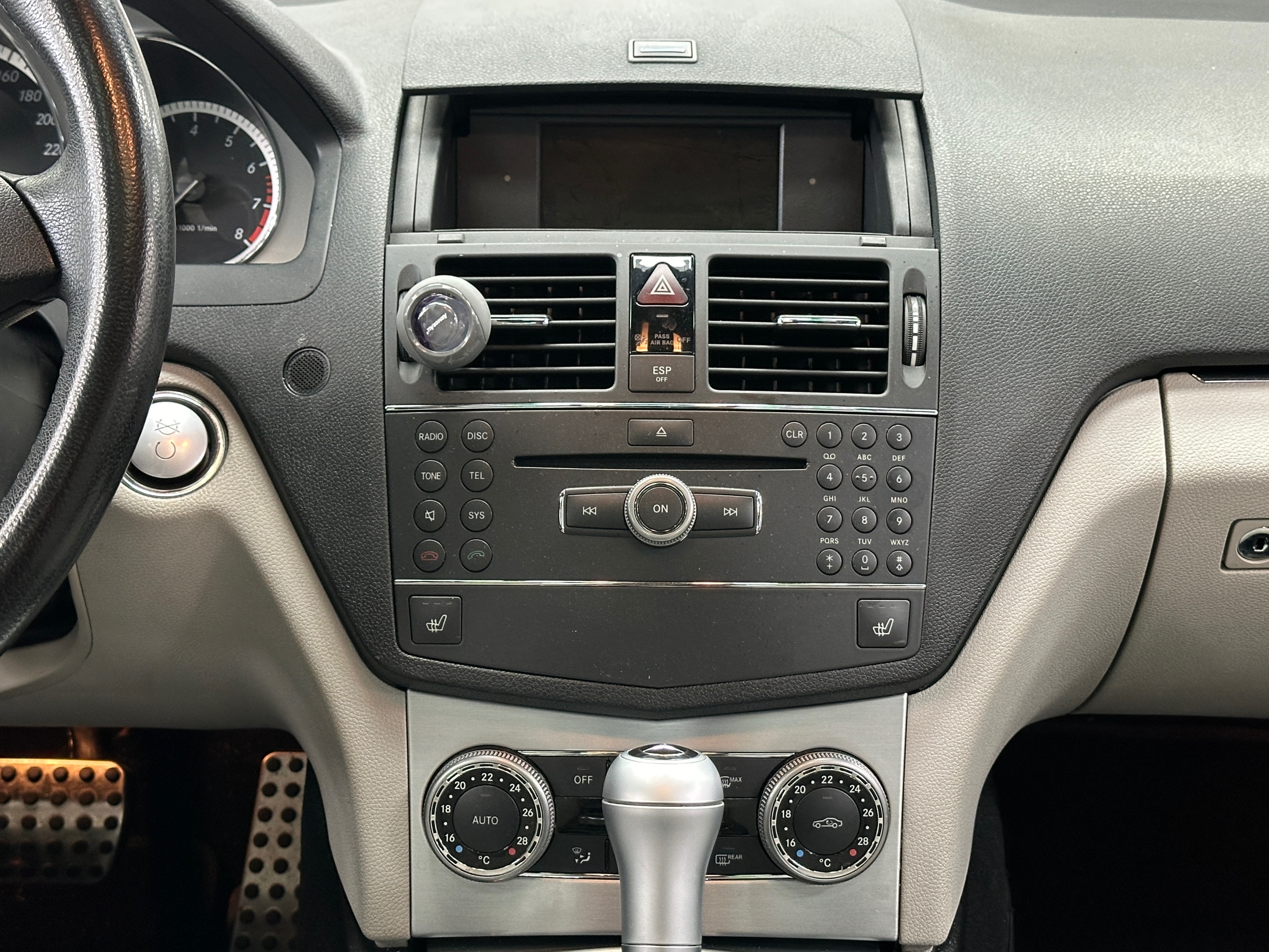 2009 Mercedes-Benz C300 - Image 12