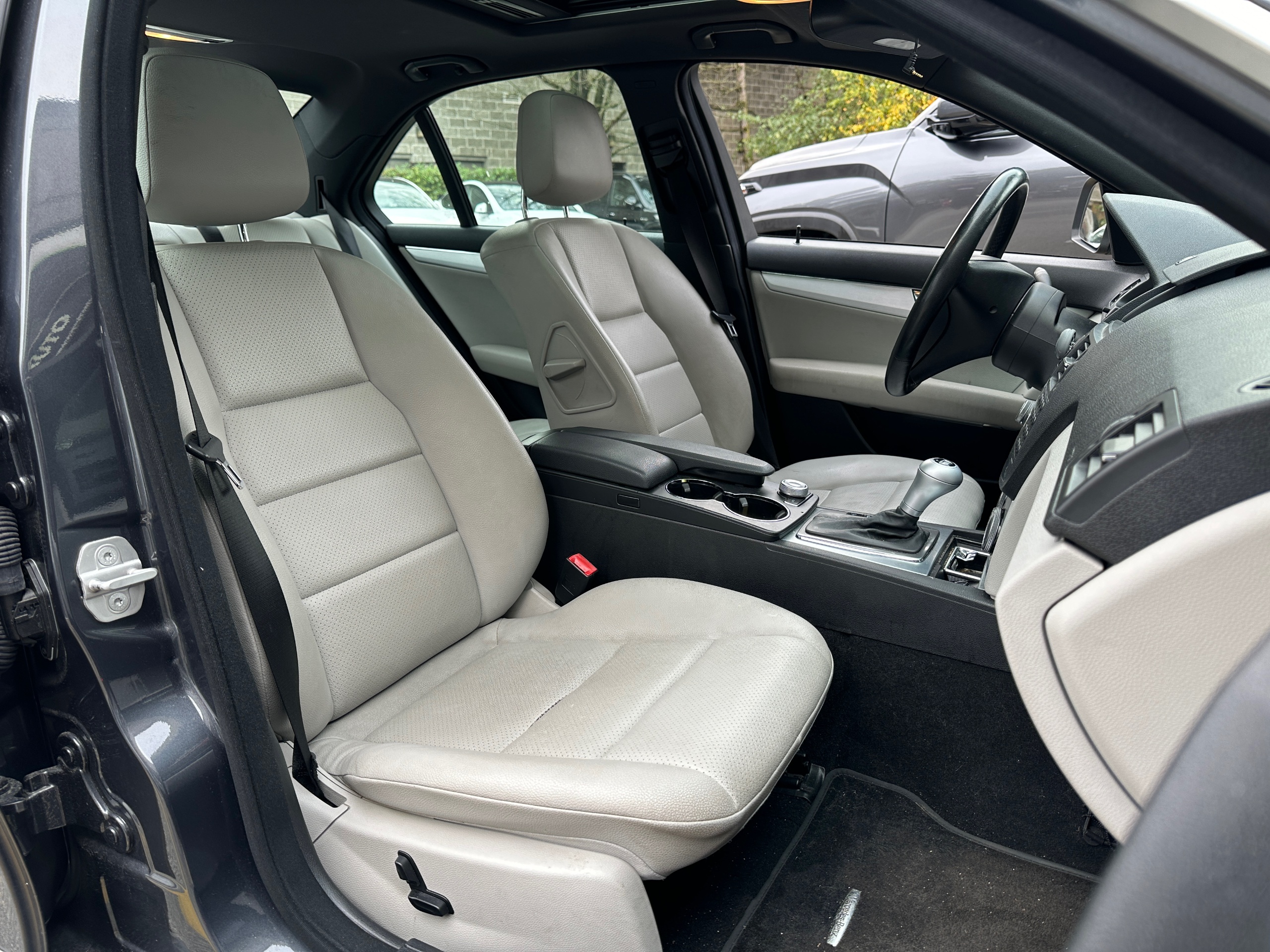 2009 Mercedes-Benz C300 - Image 16