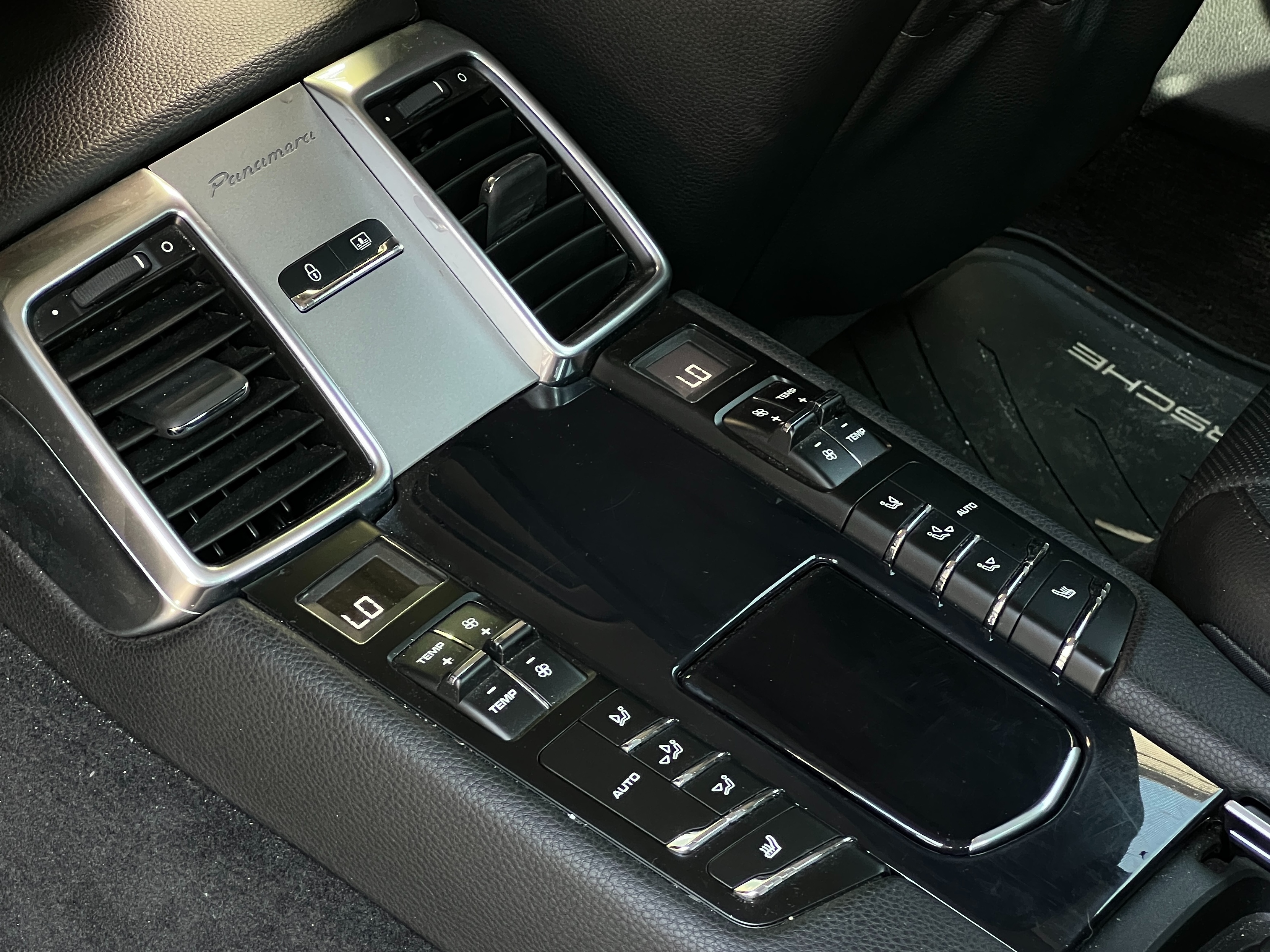 2014 Porsche Panamera 4 | one owner - Image 16