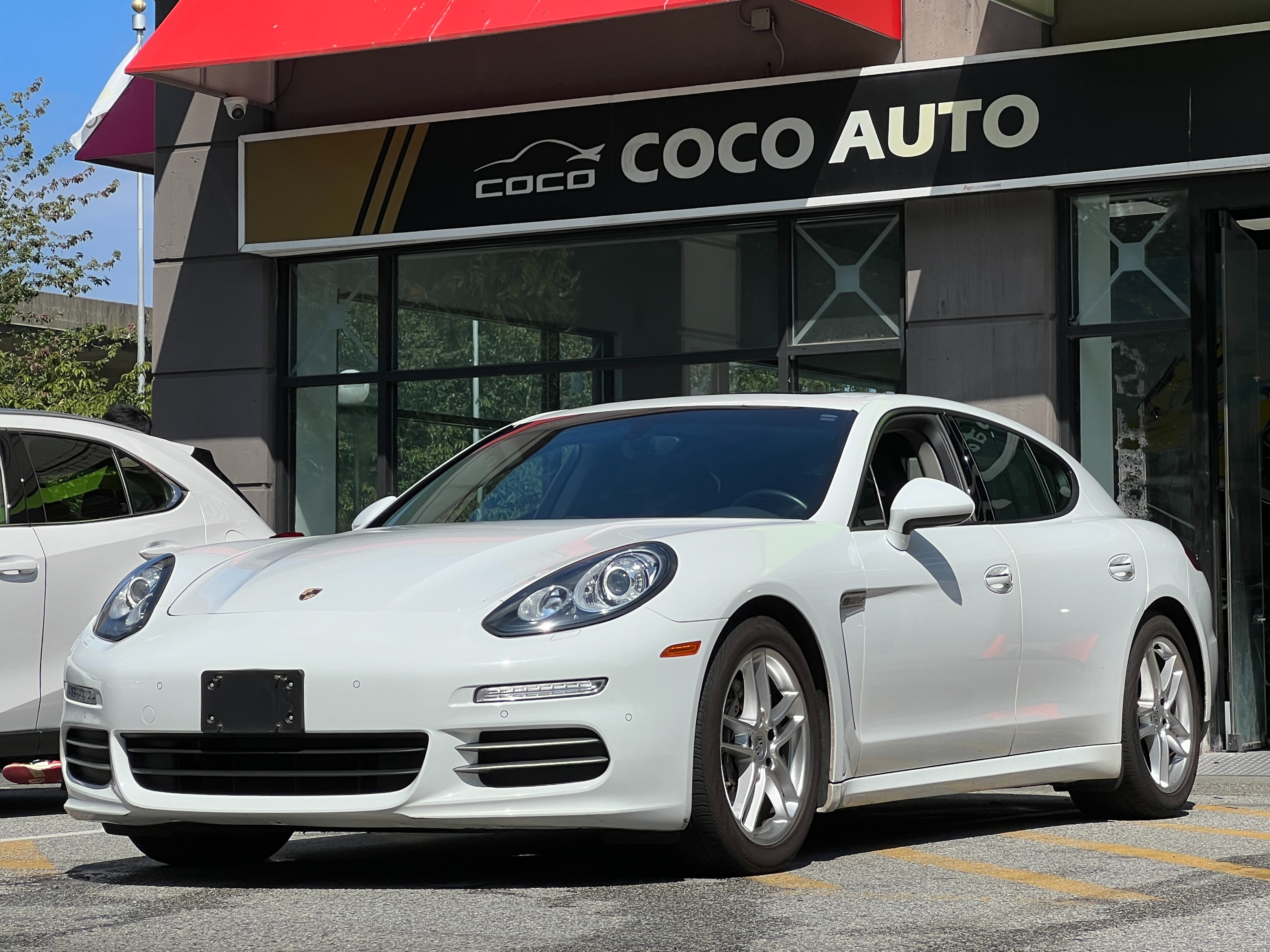 2014 Porsche Panamera 4 | one owner - Image 4