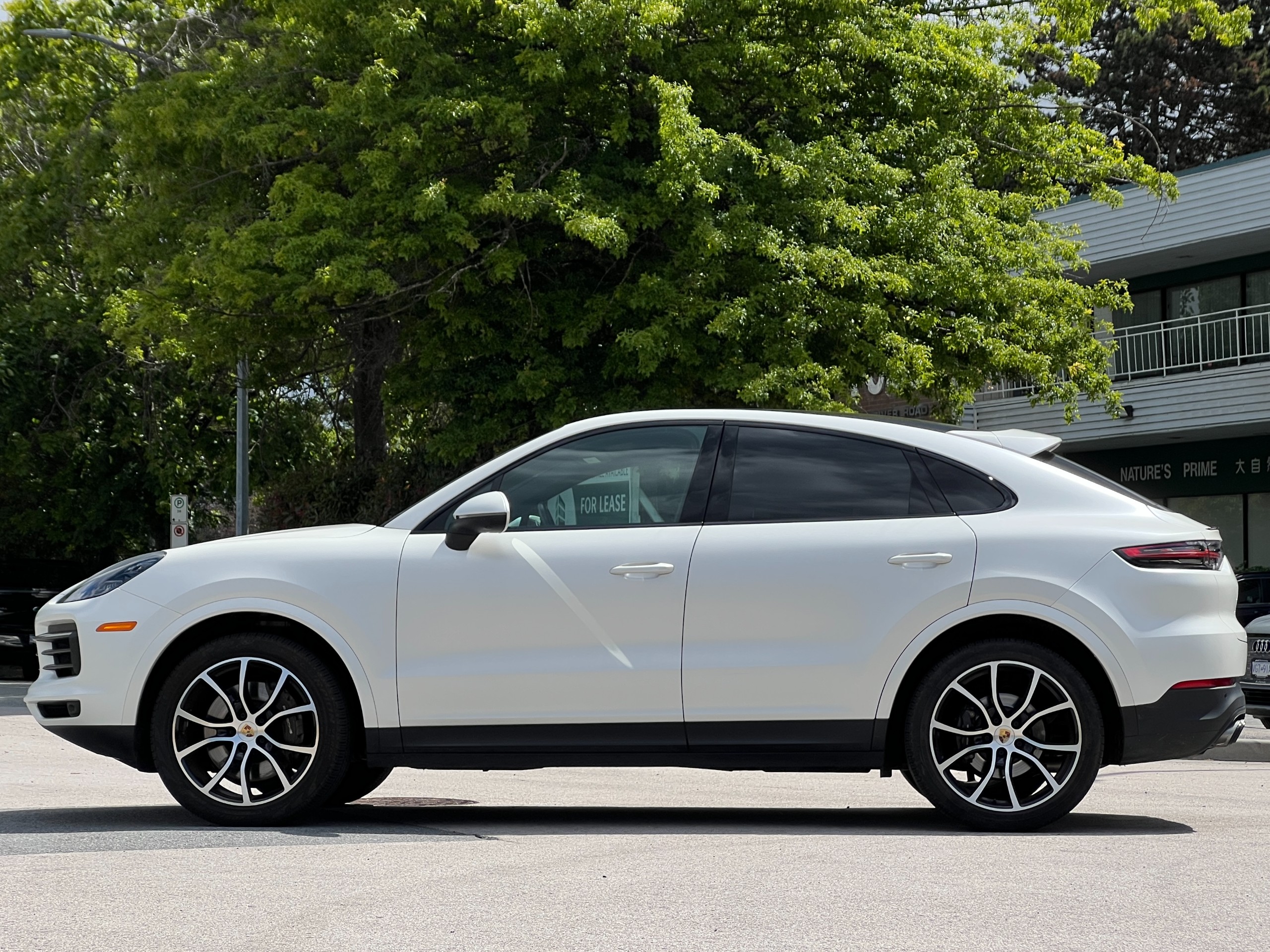 2022 Porsche cayenne coupe | No accident | BC local - Image 4