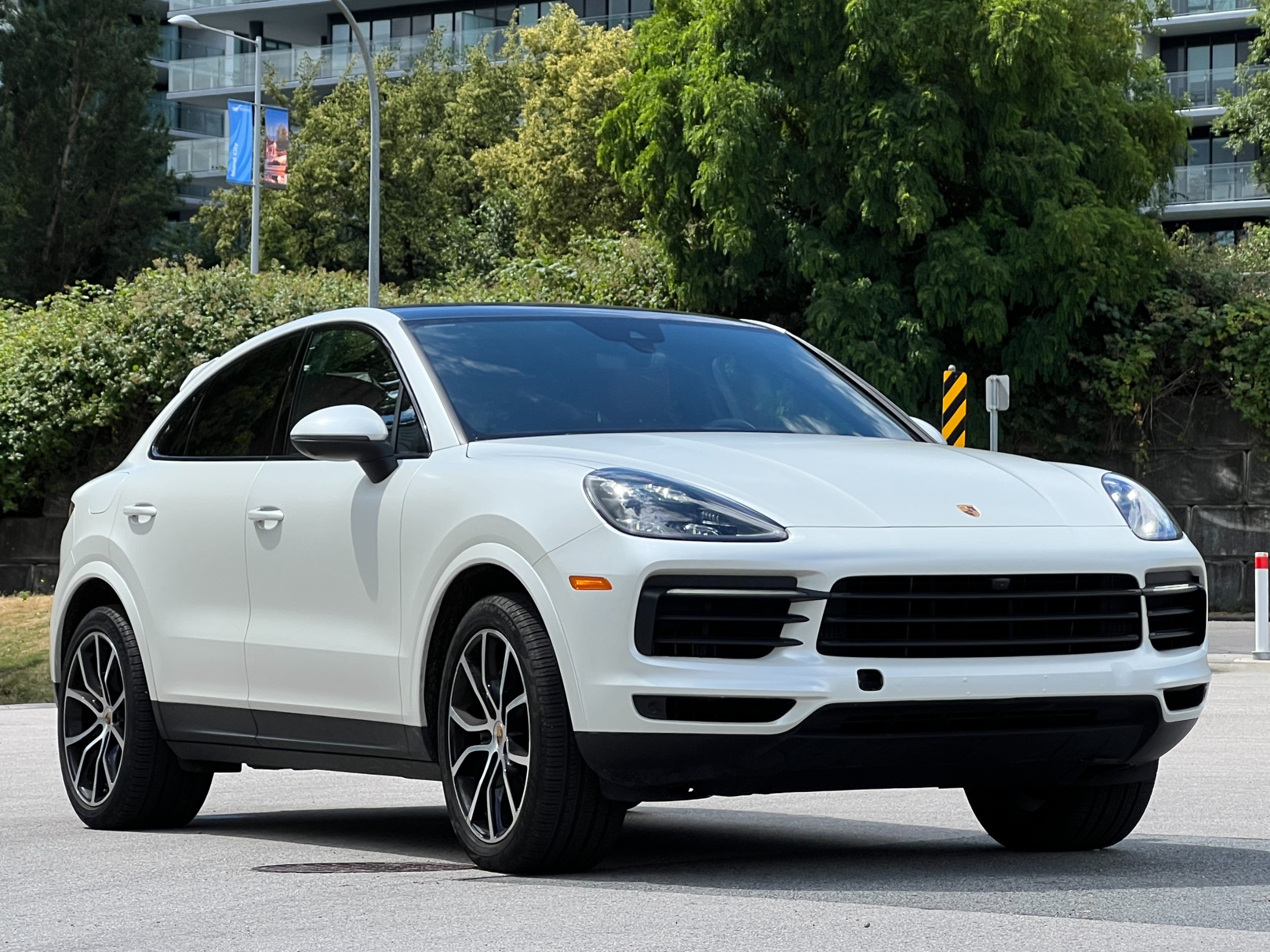 2022 Porsche cayenne coupe | No accident | BC local - Image 1