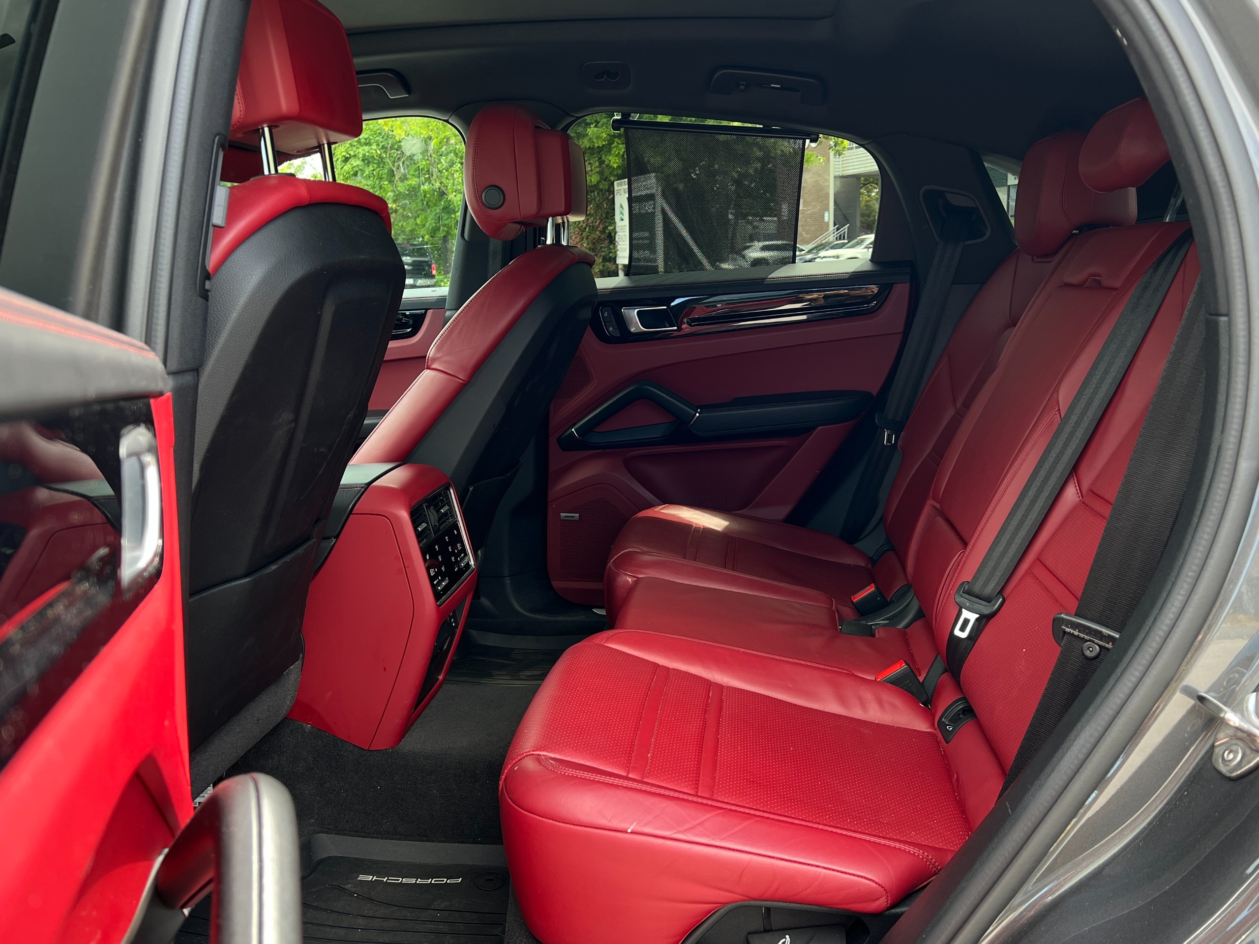 2022 Porsche cayenne coupe | No accident | BC local - Image 18
