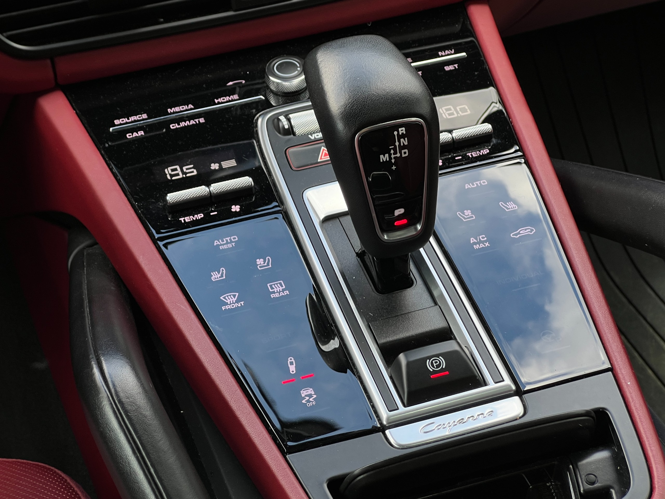 2022 Porsche cayenne coupe | No accident | BC local - Image 12