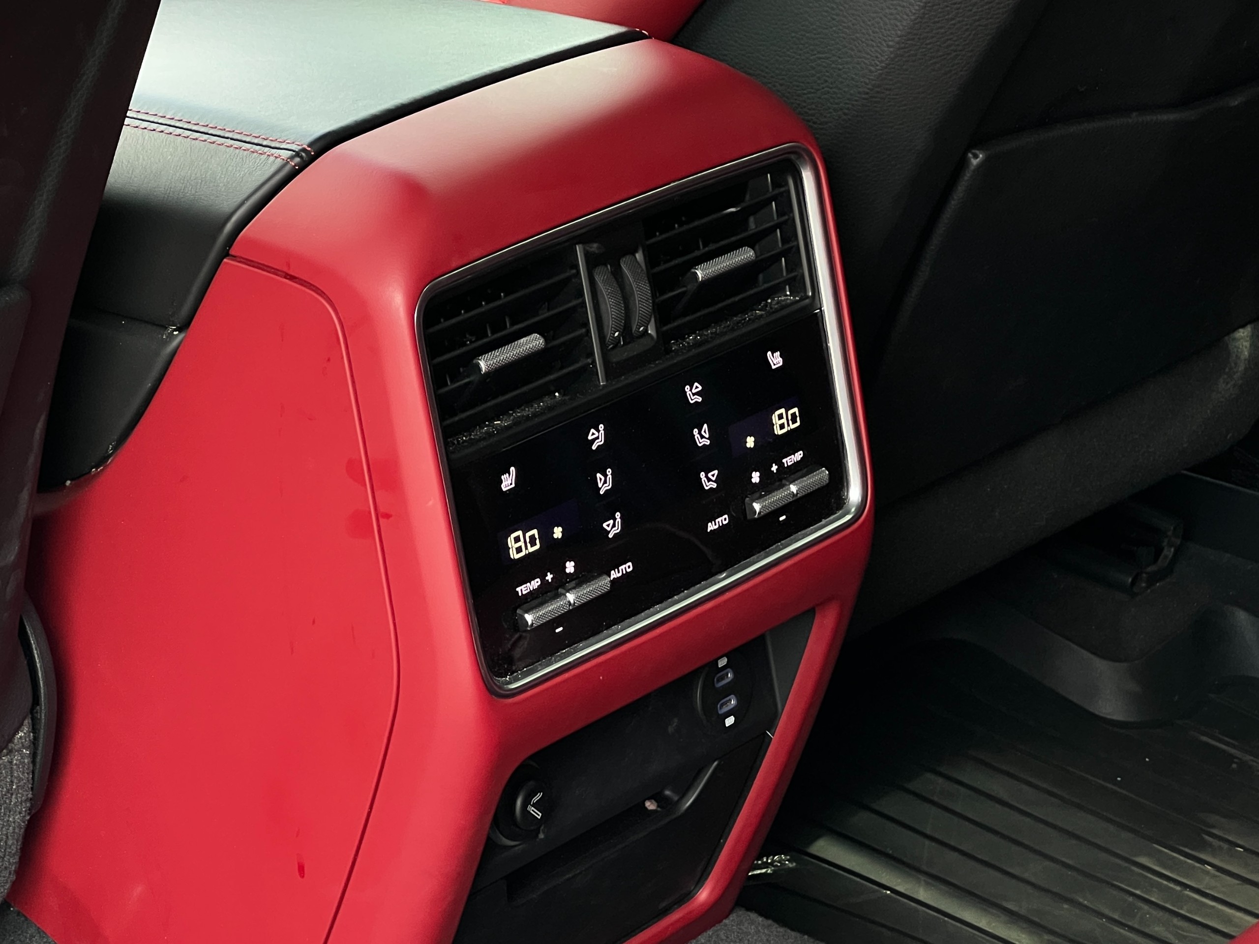 2022 Porsche cayenne coupe | No accident | BC local - Image 8