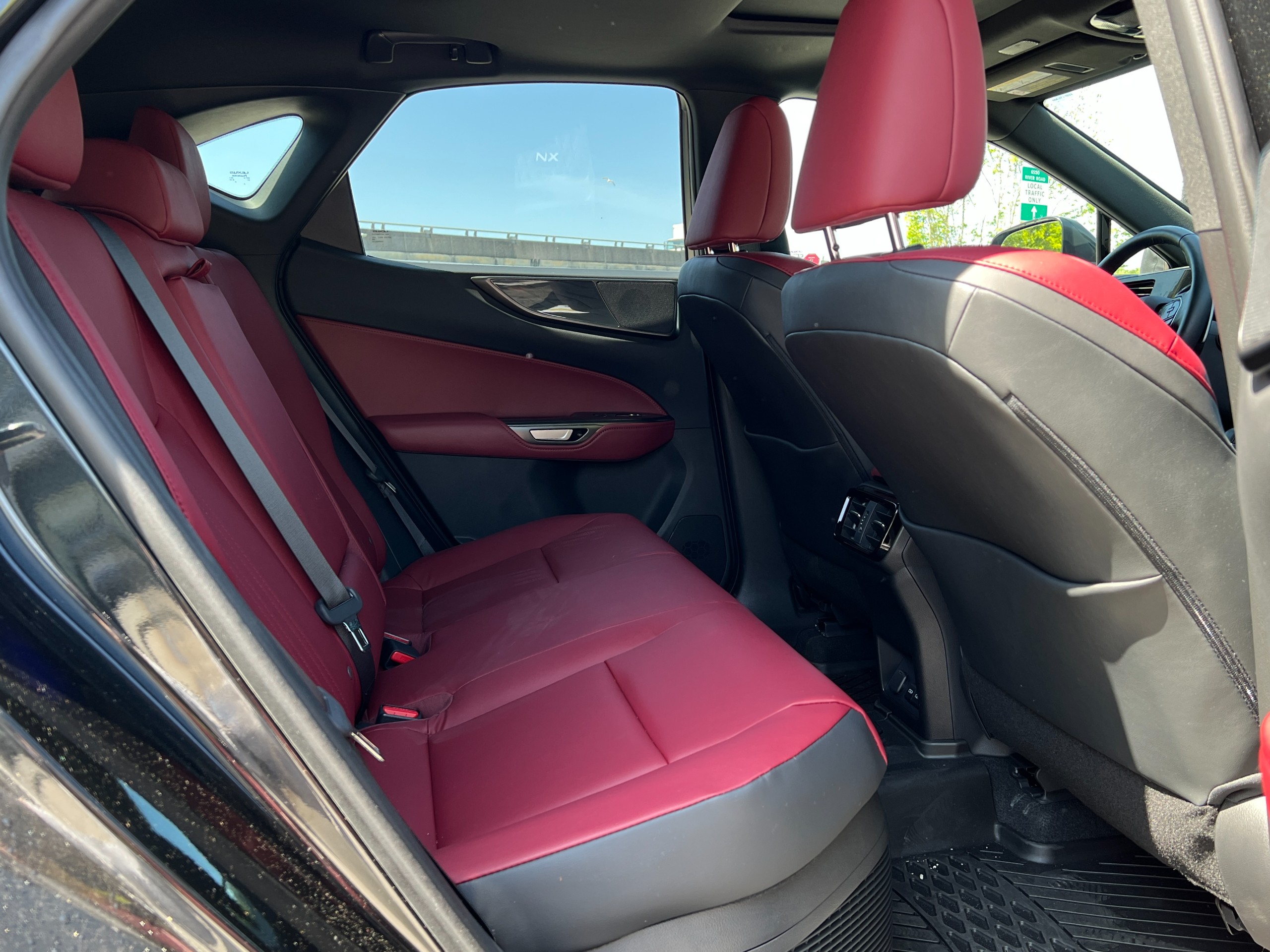 2023 Lexus nx350h premium | No accident - Image 16