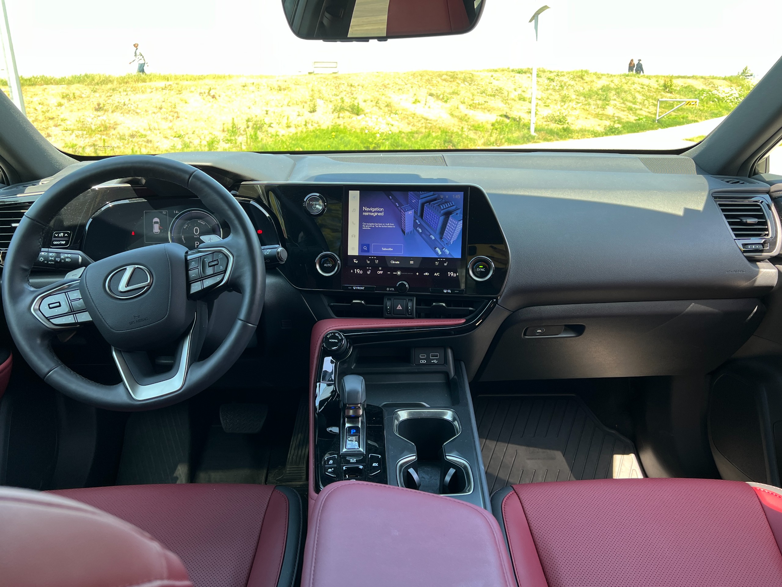 2023 Lexus nx350h premium | No accident - Image 13