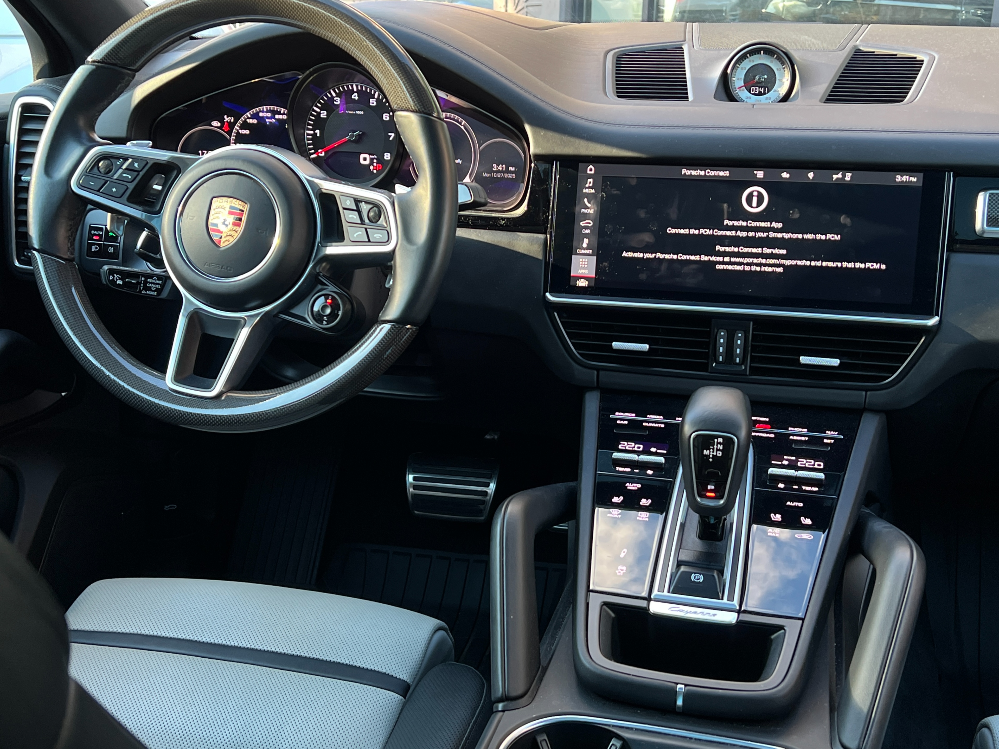 2020 Porsche Cayenne s coupe | fully loaded  - Image 10