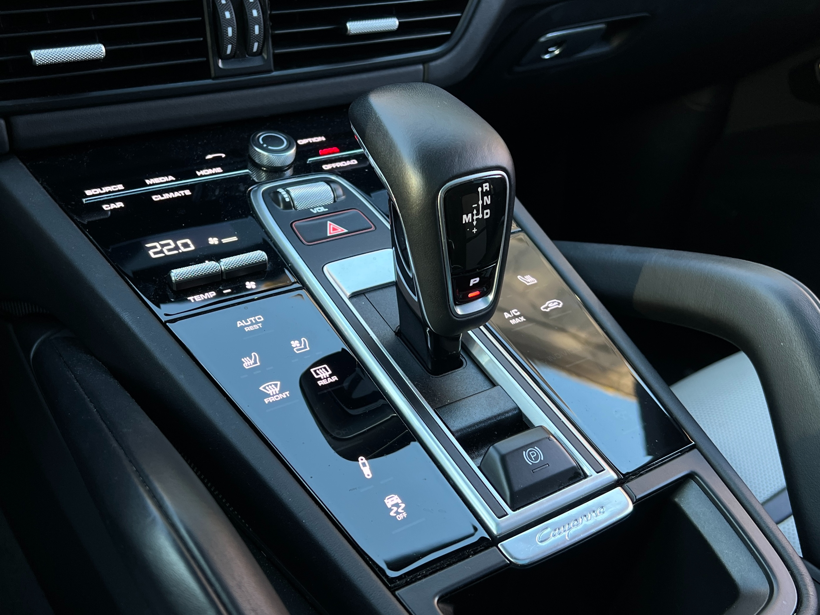 2020 Porsche Cayenne s coupe | fully loaded  - Image 16