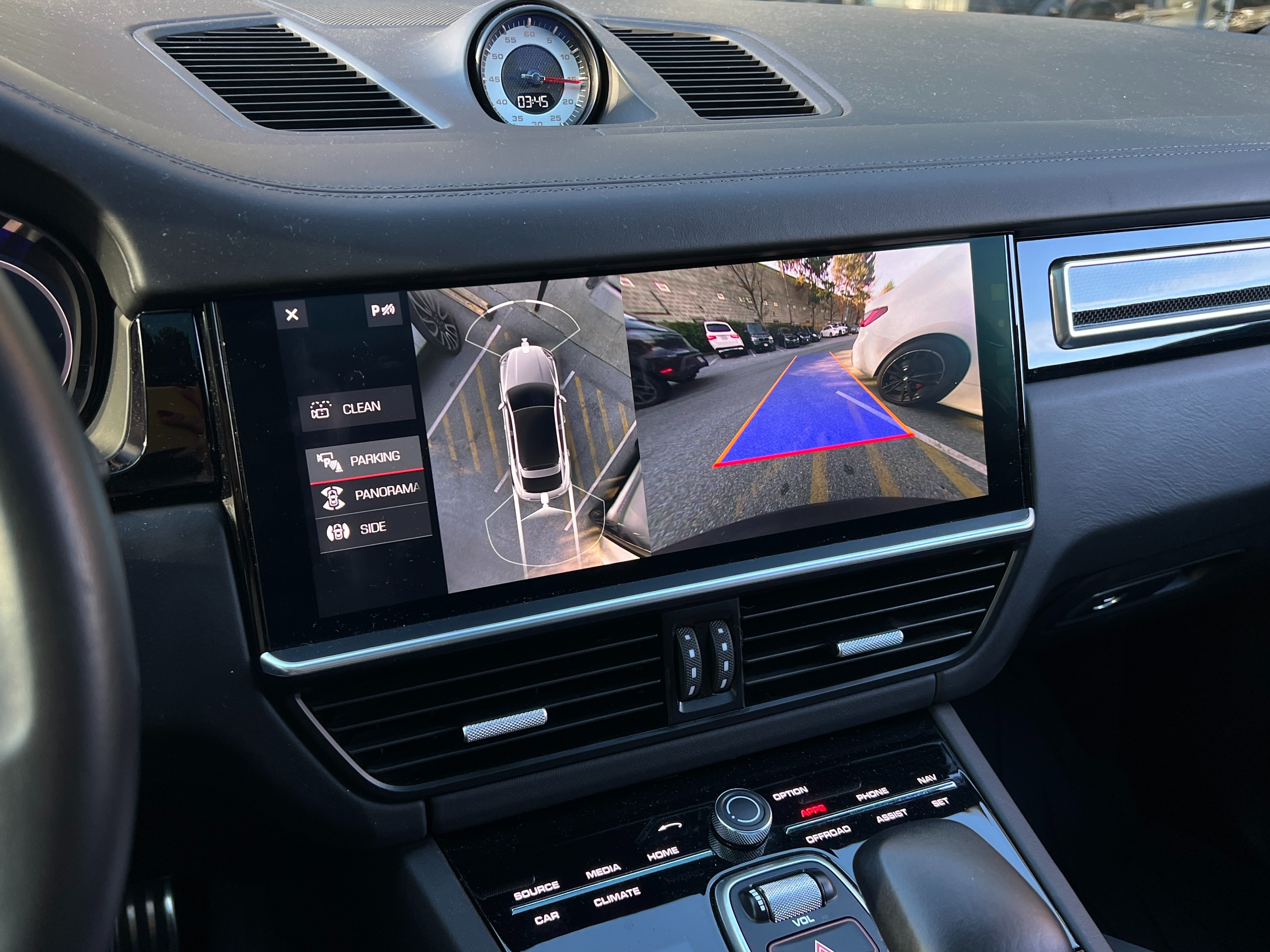 2020 Porsche Cayenne s coupe | fully loaded  - Image 15