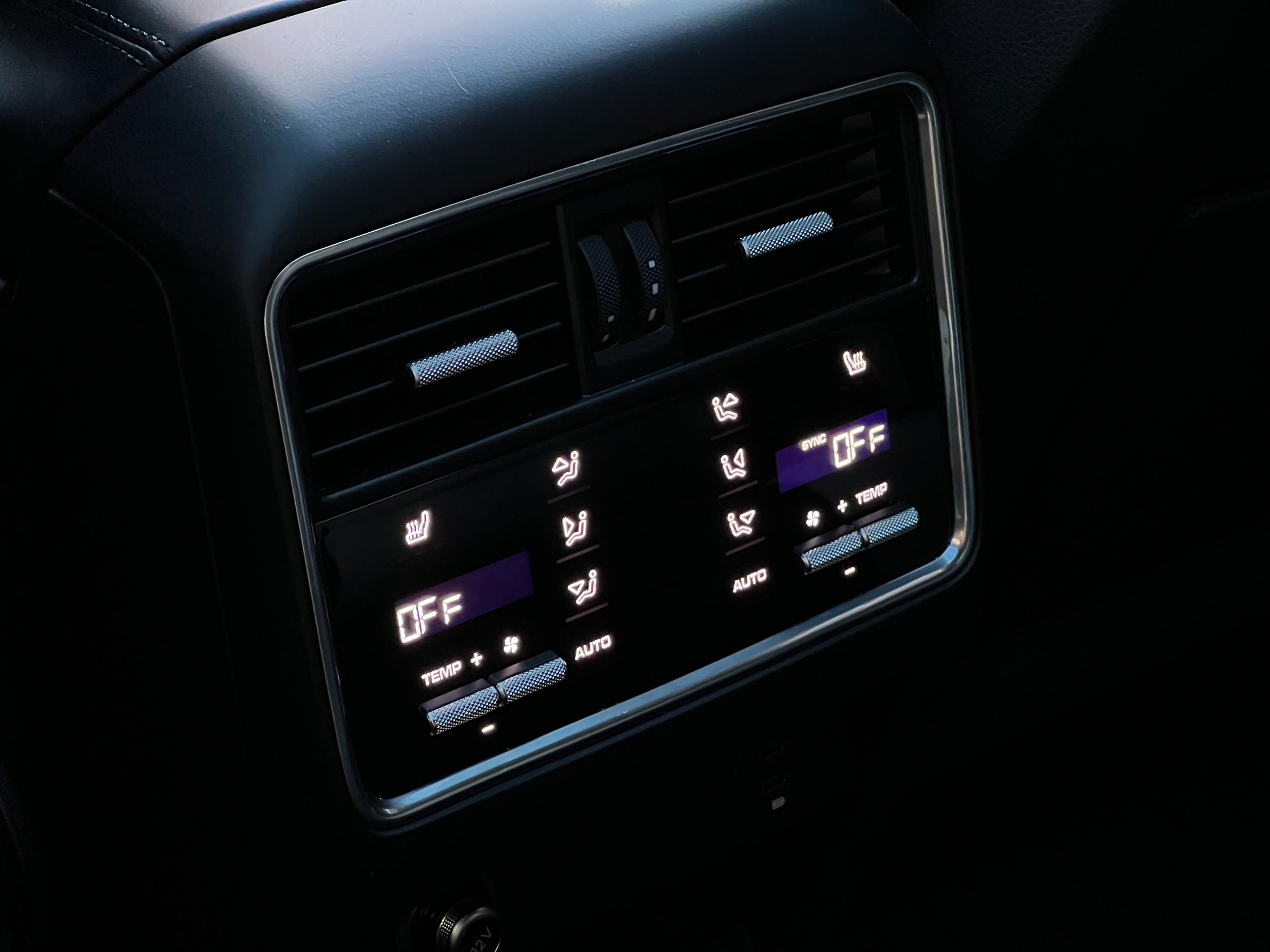 2020 Porsche Cayenne s coupe | fully loaded  - Image 20