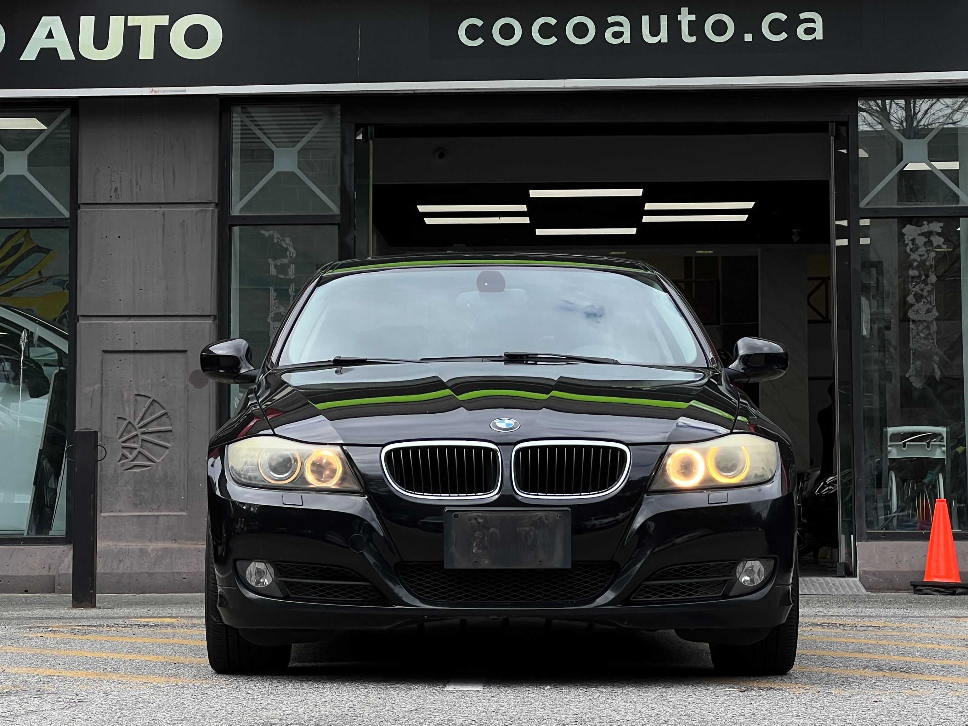 2010 BMW 328i - Image 3