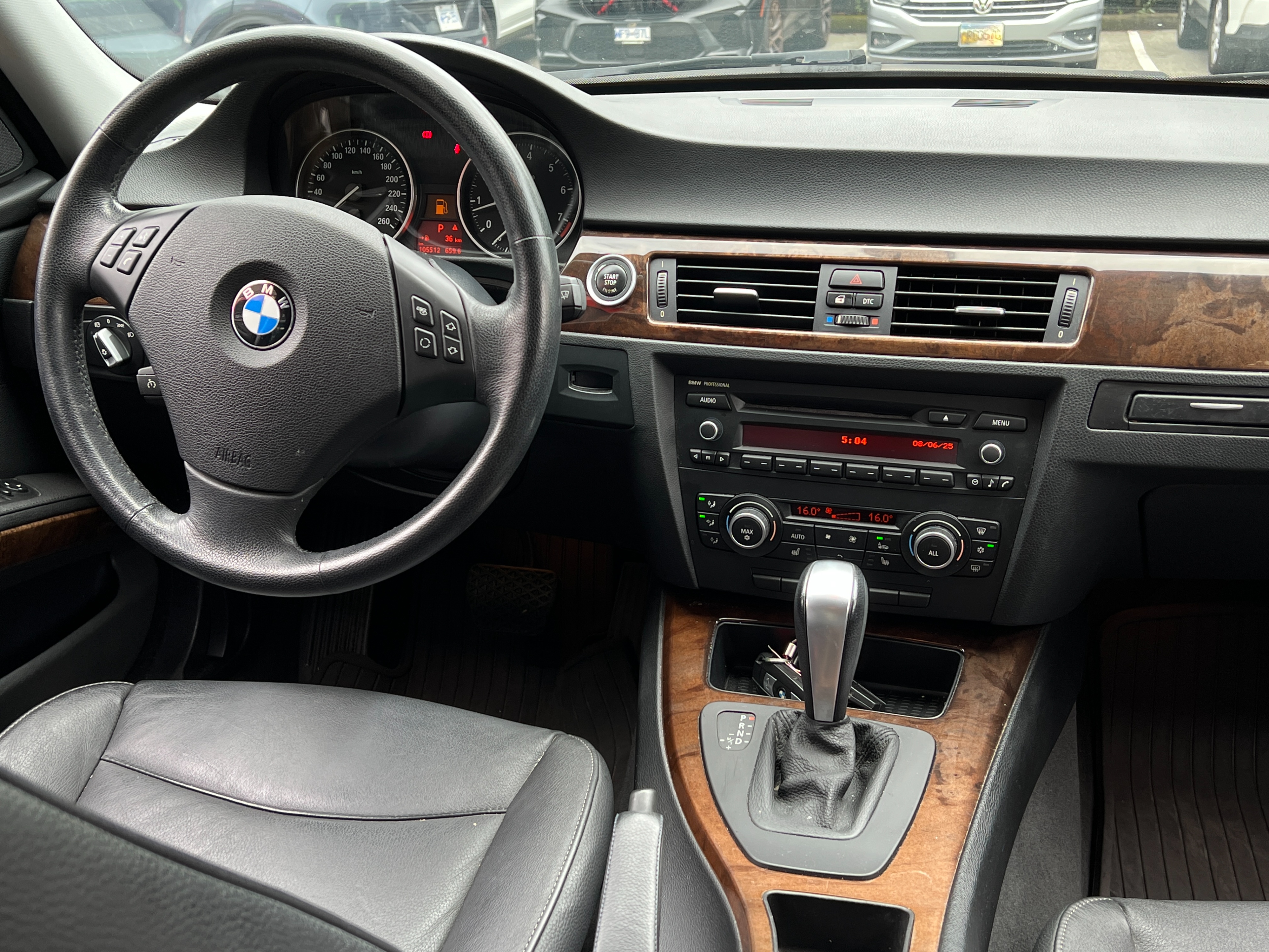 2010 BMW 328i - Image 13