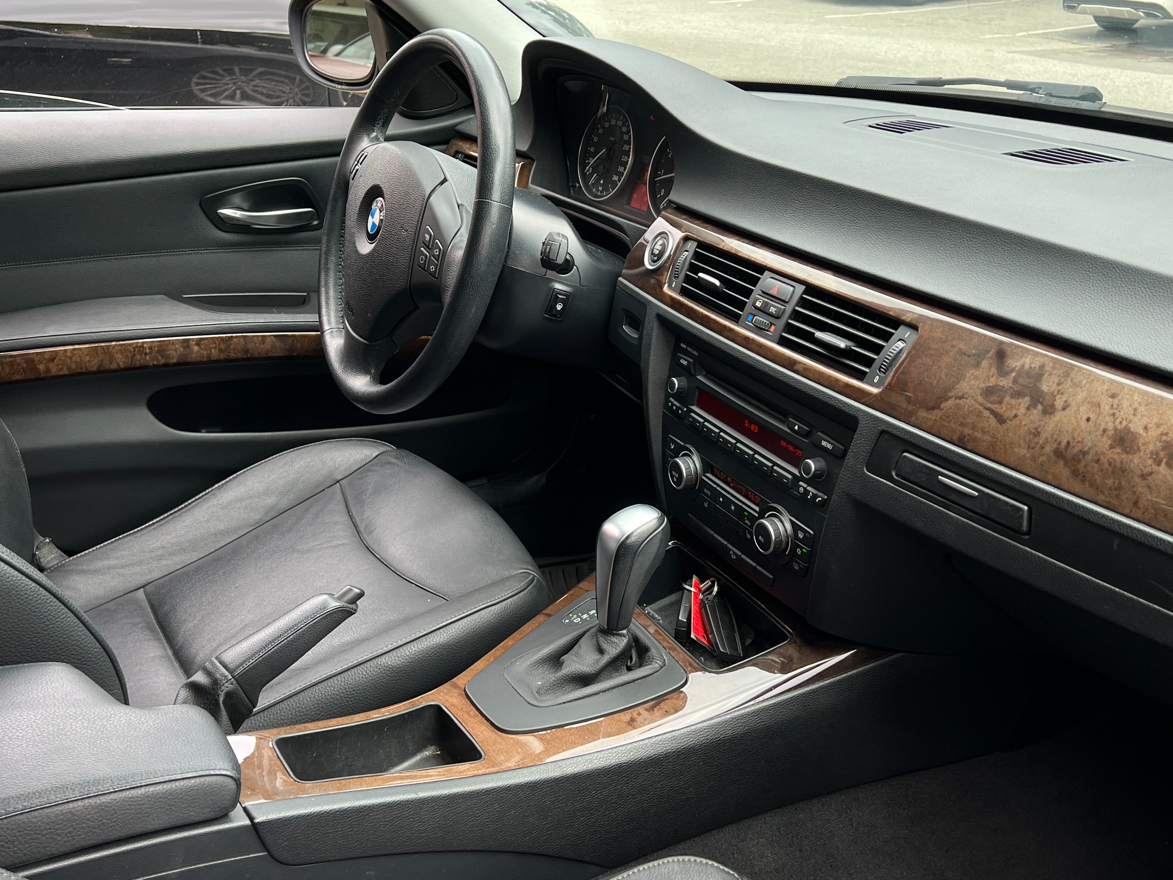 2010 BMW 328i - Image 9