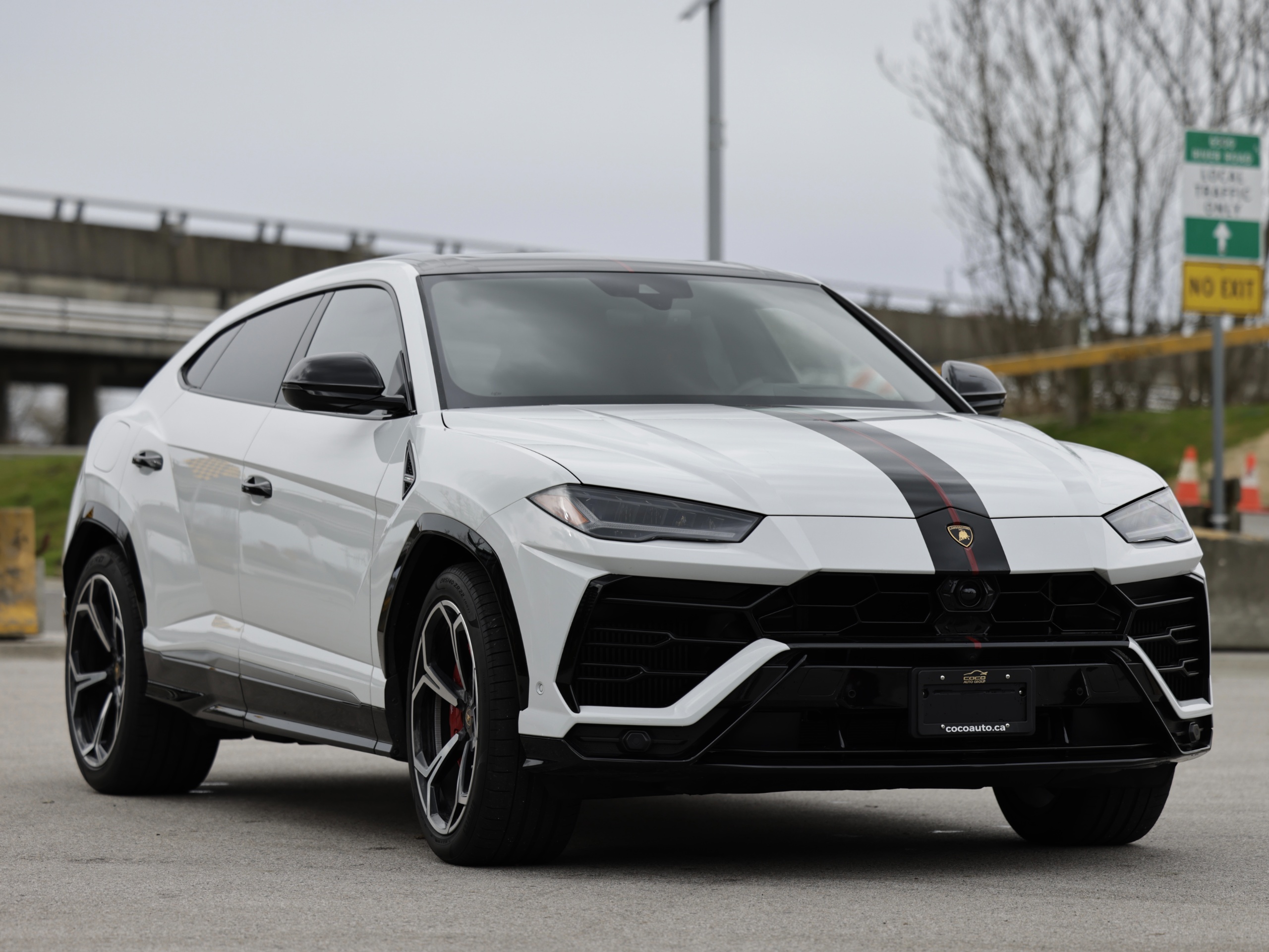 2019 Lamborghini URUS - Image 2