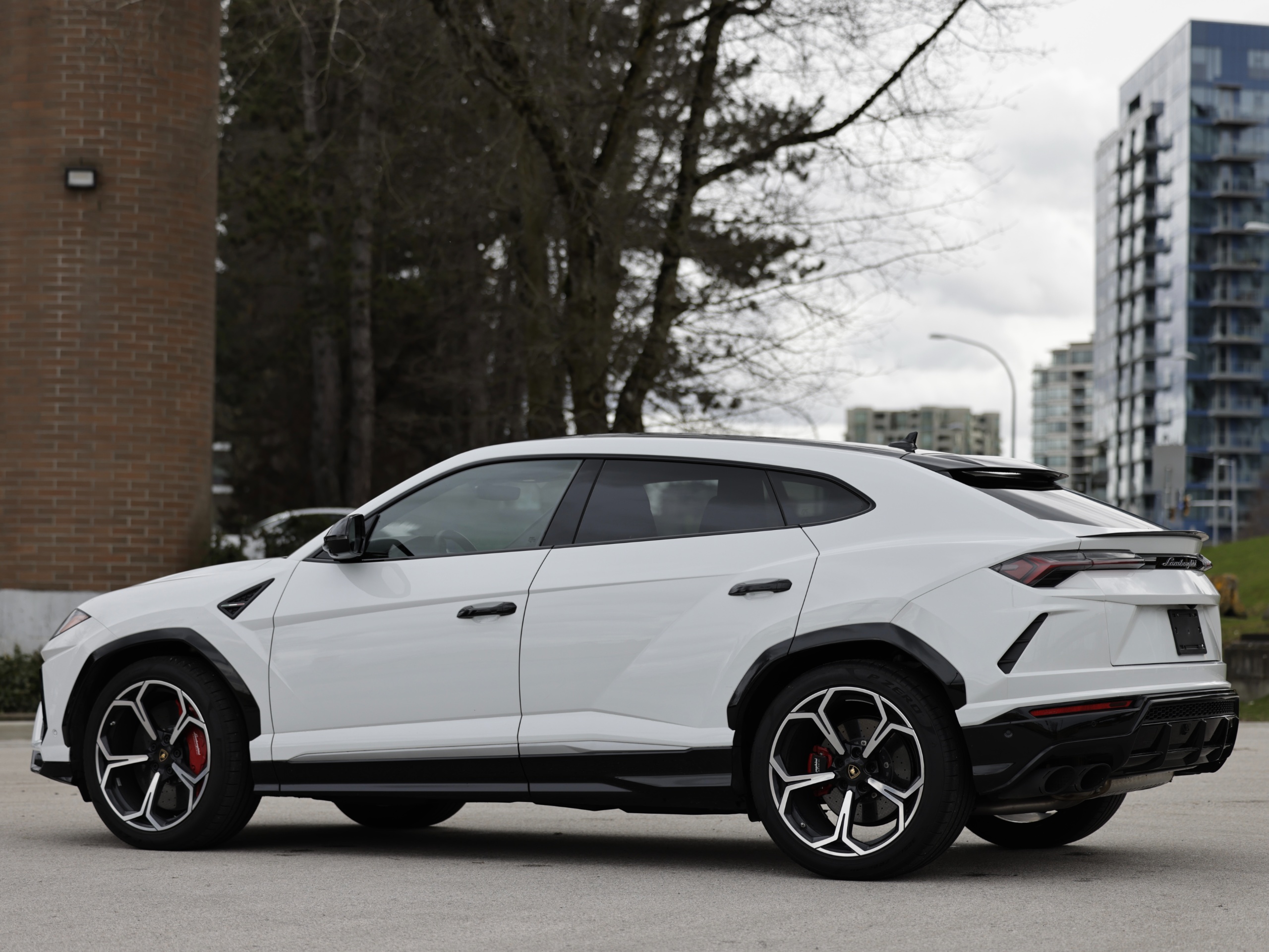 2019 Lamborghini URUS - Image 7
