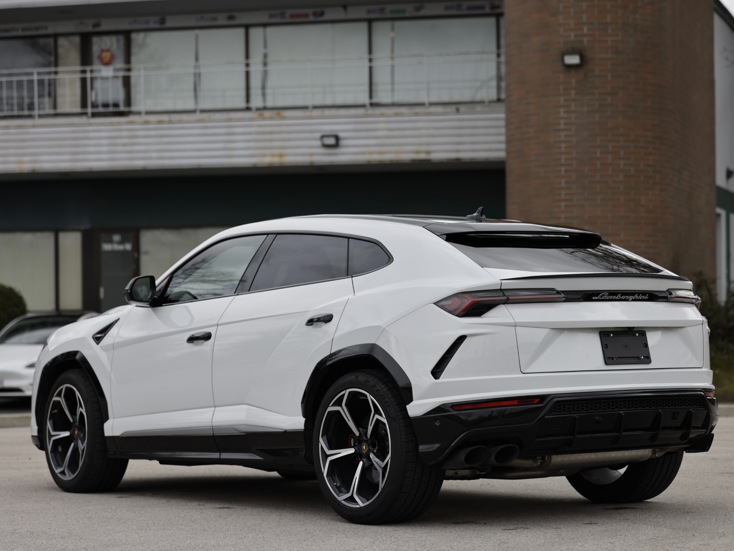 2019 Lamborghini URUS - Image 8