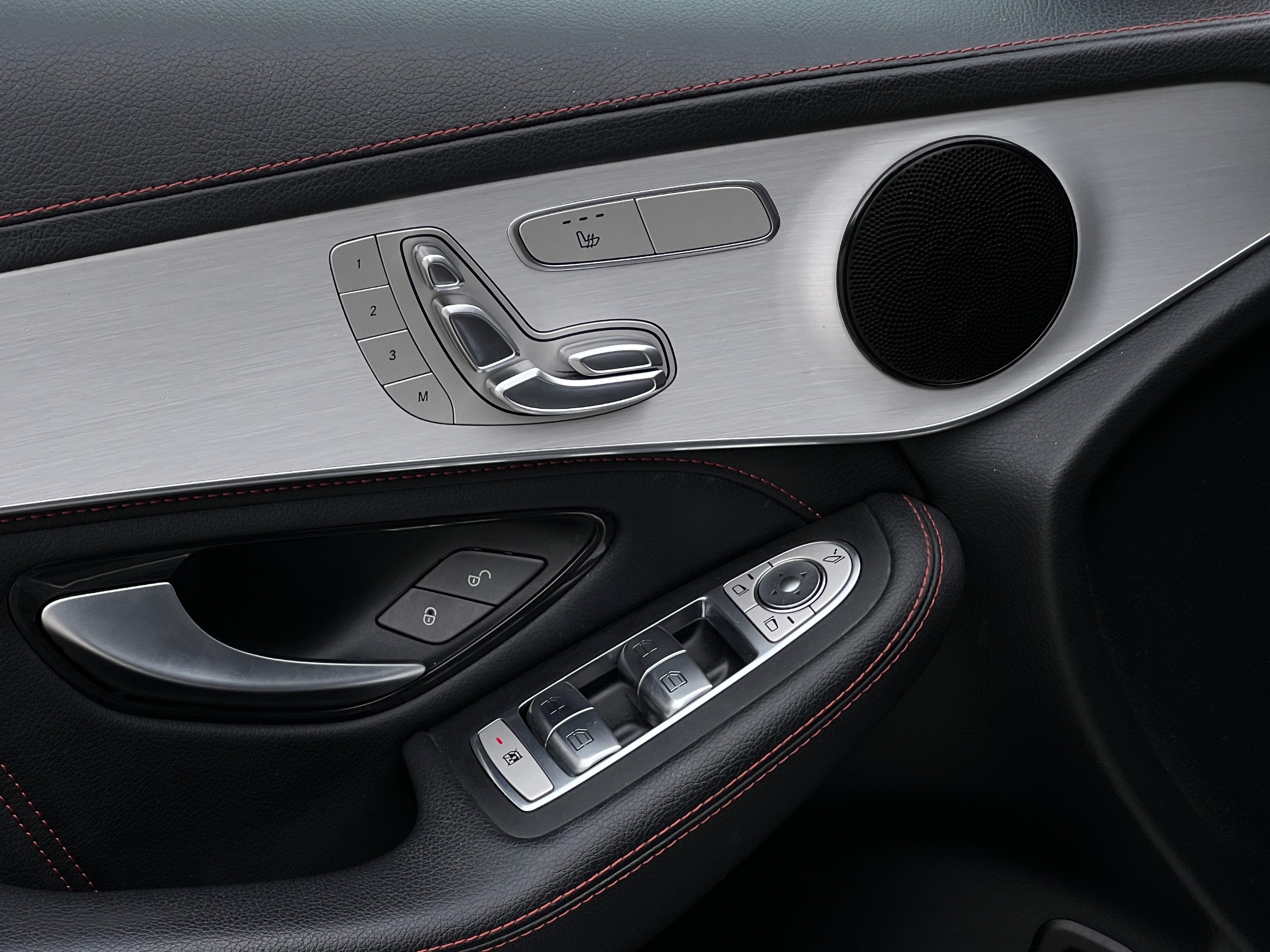 2022 Mercedes-Benz glc43 | BC Local - Image 9