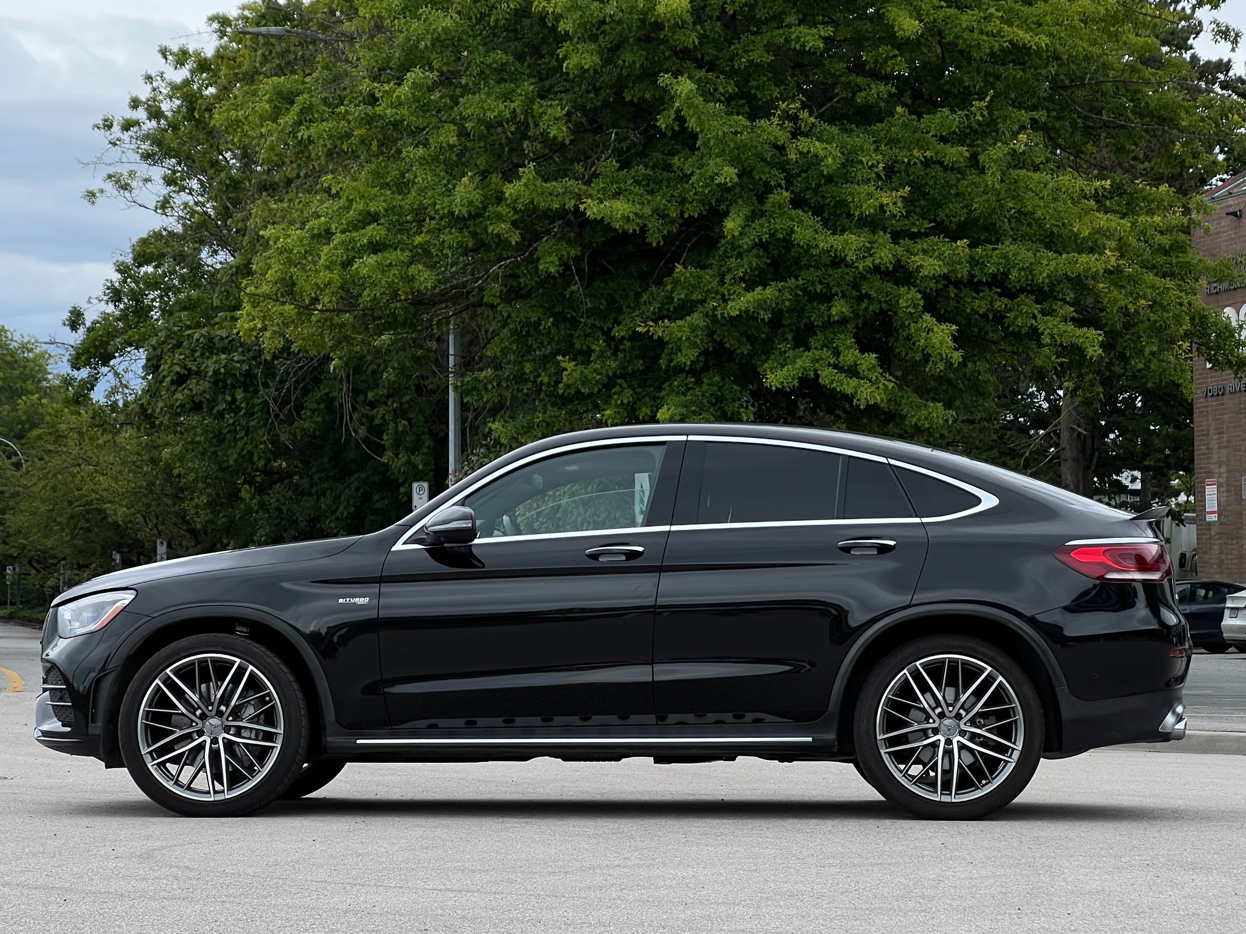 2022 Mercedes-Benz glc43 | BC Local - Image 4
