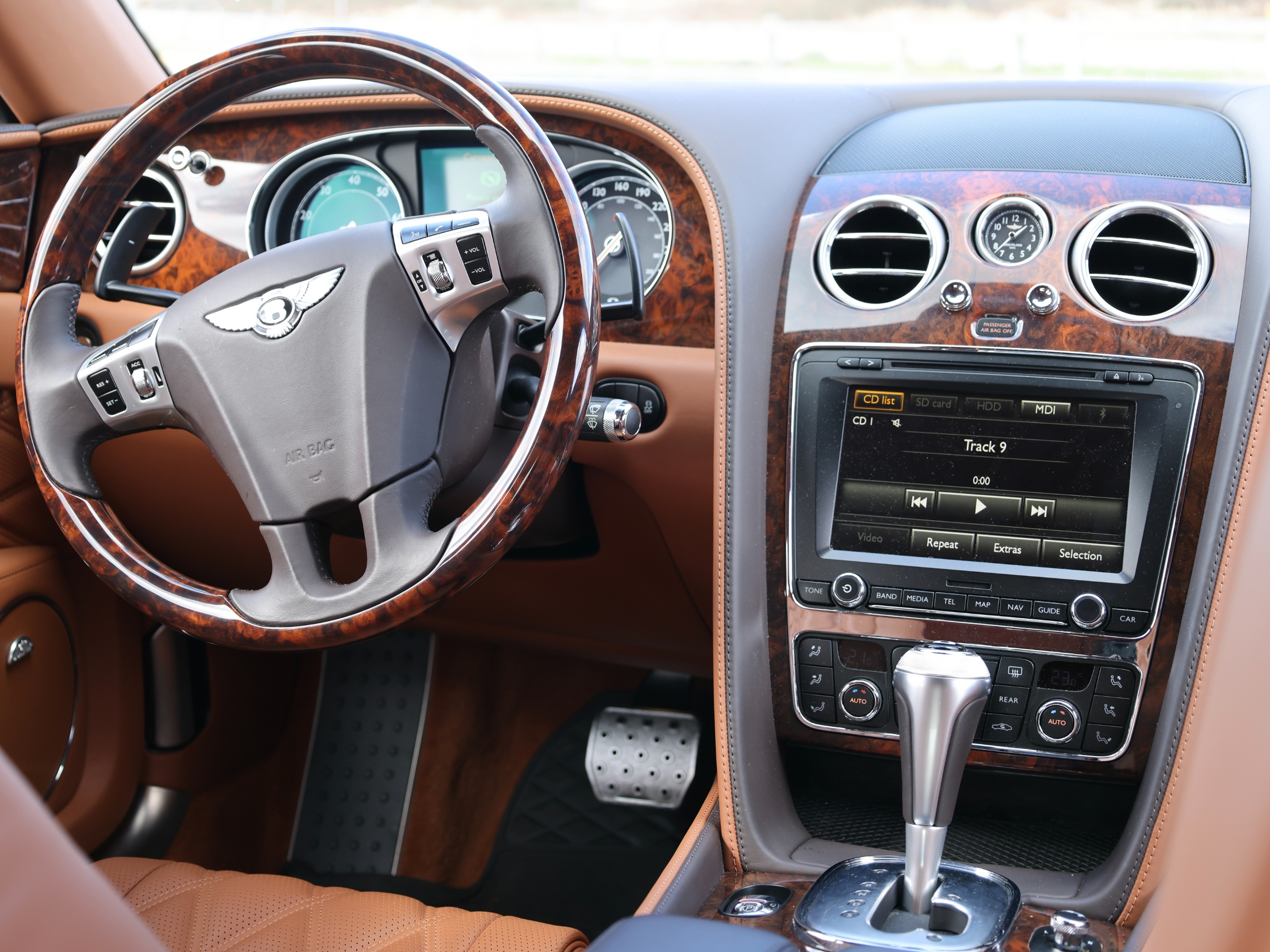 2015 Bentley Flying - Image 17