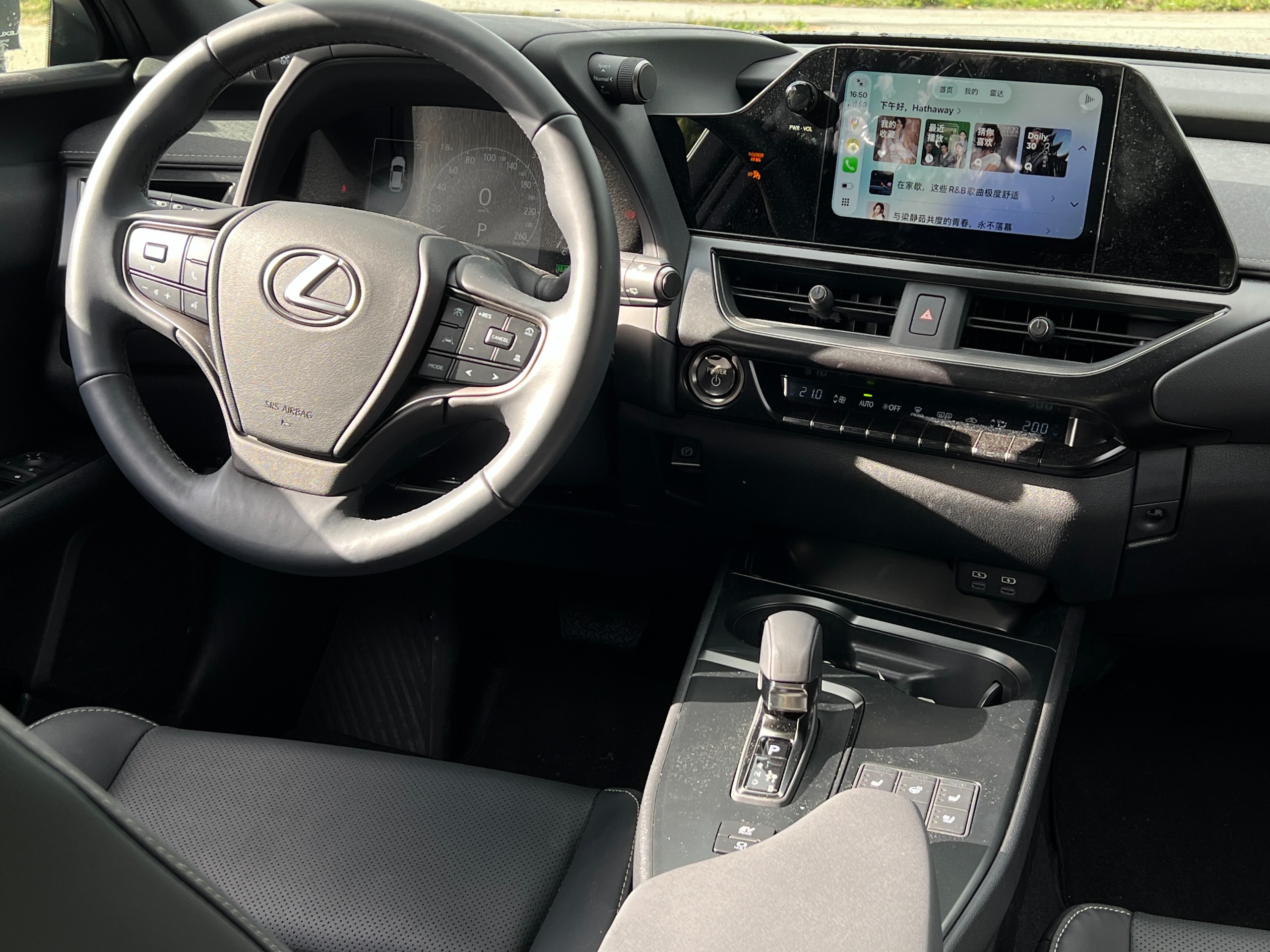 2025 Lexus UX300h | No accident | BC Local | Low km - Image 13