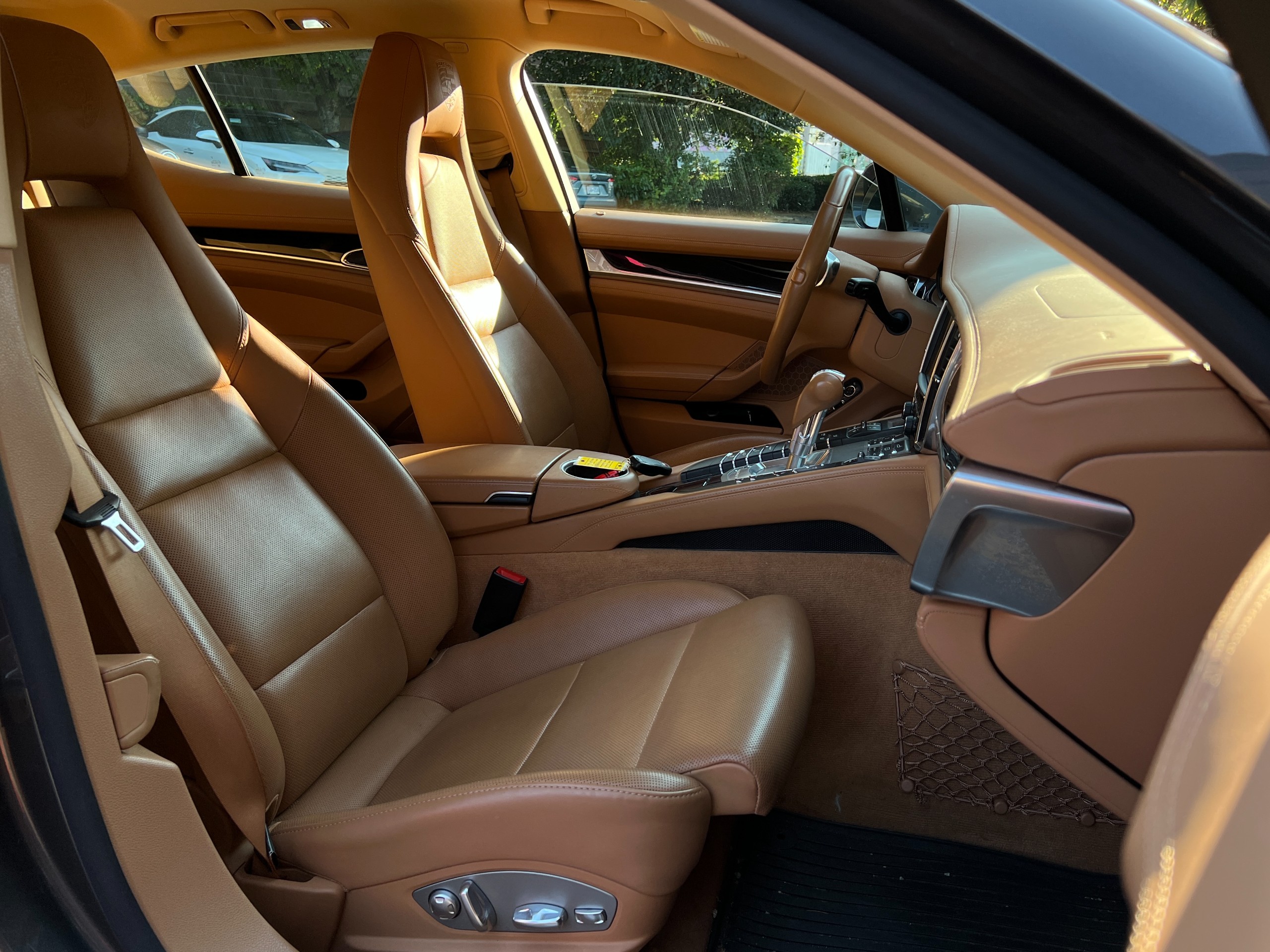 2016 Porsche Panamera S e-hybrid | No accident | BC Local | low km - Image 15