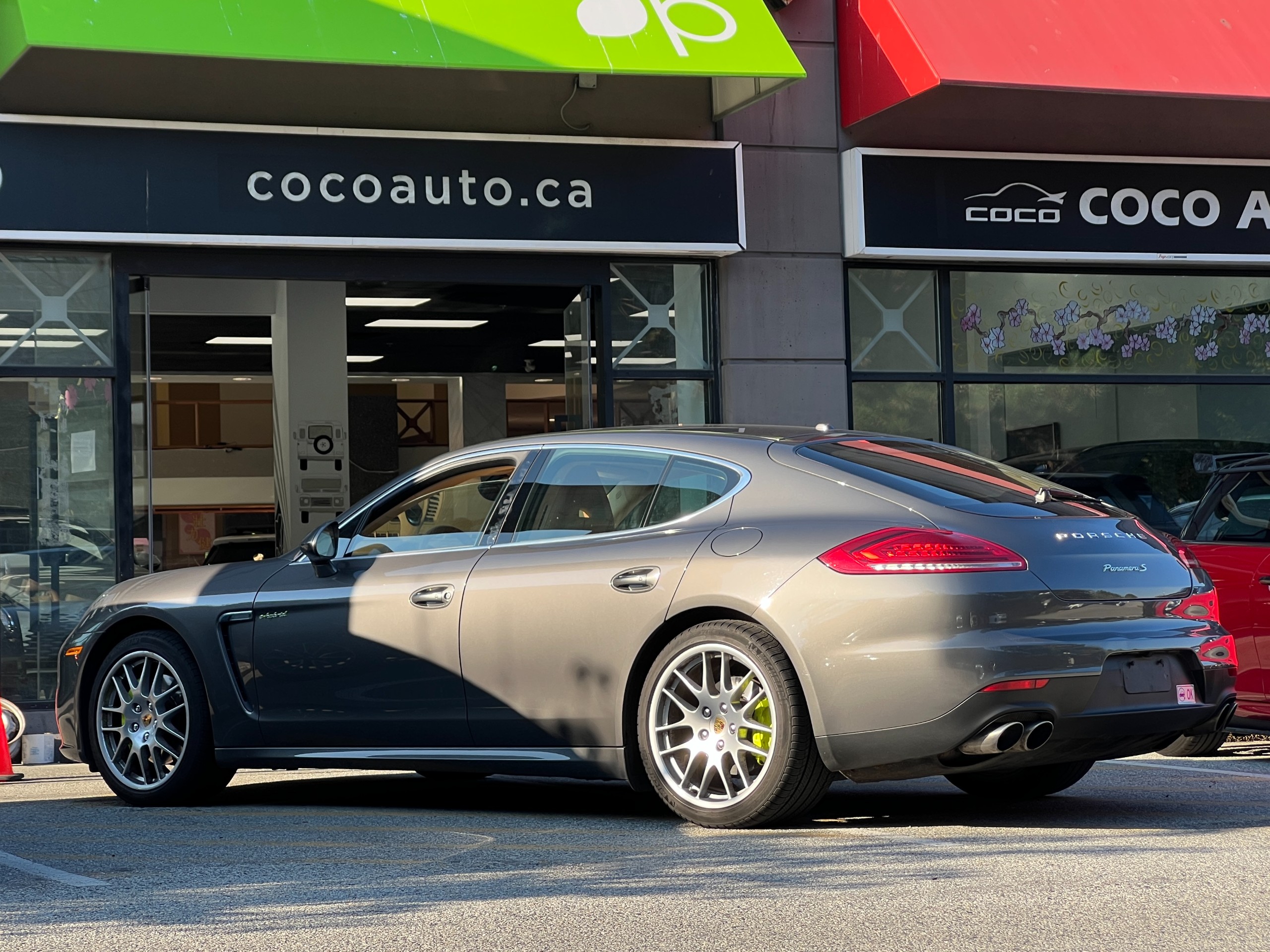 2016 Porsche Panamera S e-hybrid | No accident | BC Local | low km - Image 6