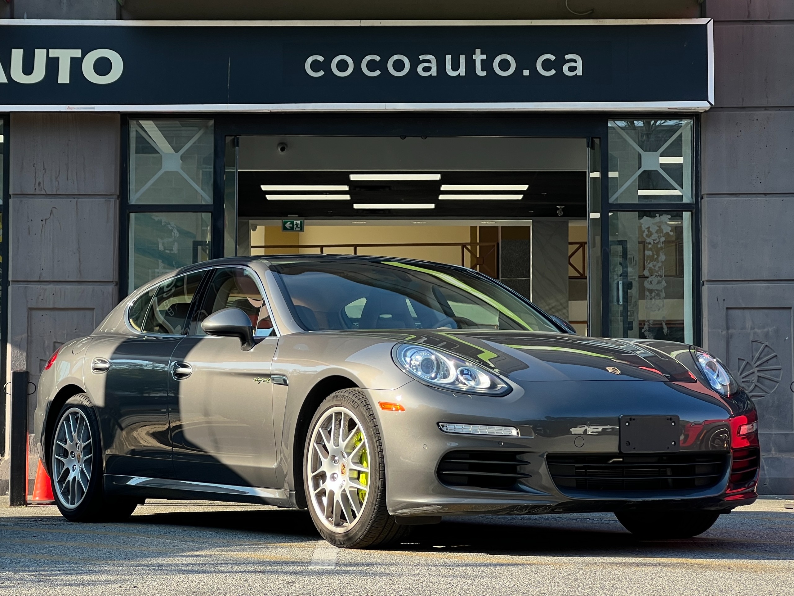 2016 Porsche Panamera S e-hybrid | No accident | BC Local | low km - Image 1
