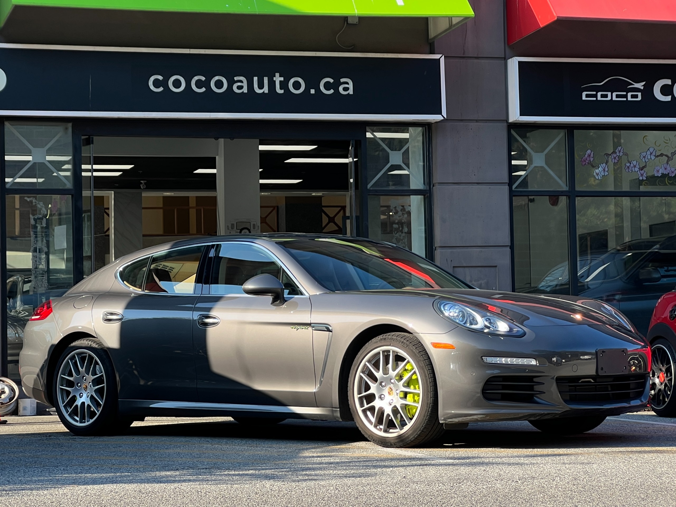 2016 Porsche Panamera S e-hybrid | No accident | BC Local | low km - Image 2