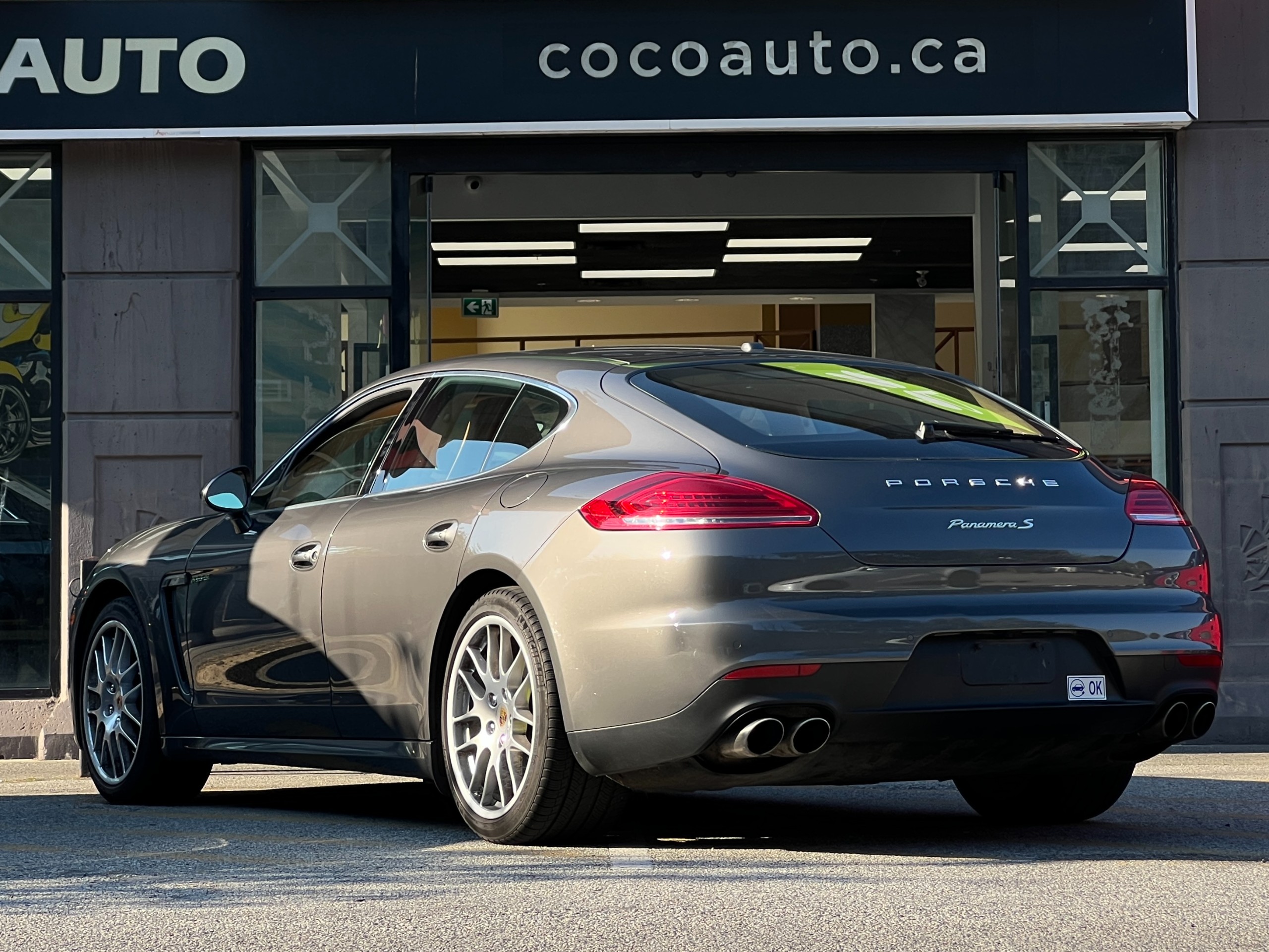 2016 Porsche Panamera S e-hybrid | No accident | BC Local | low km - Image 5