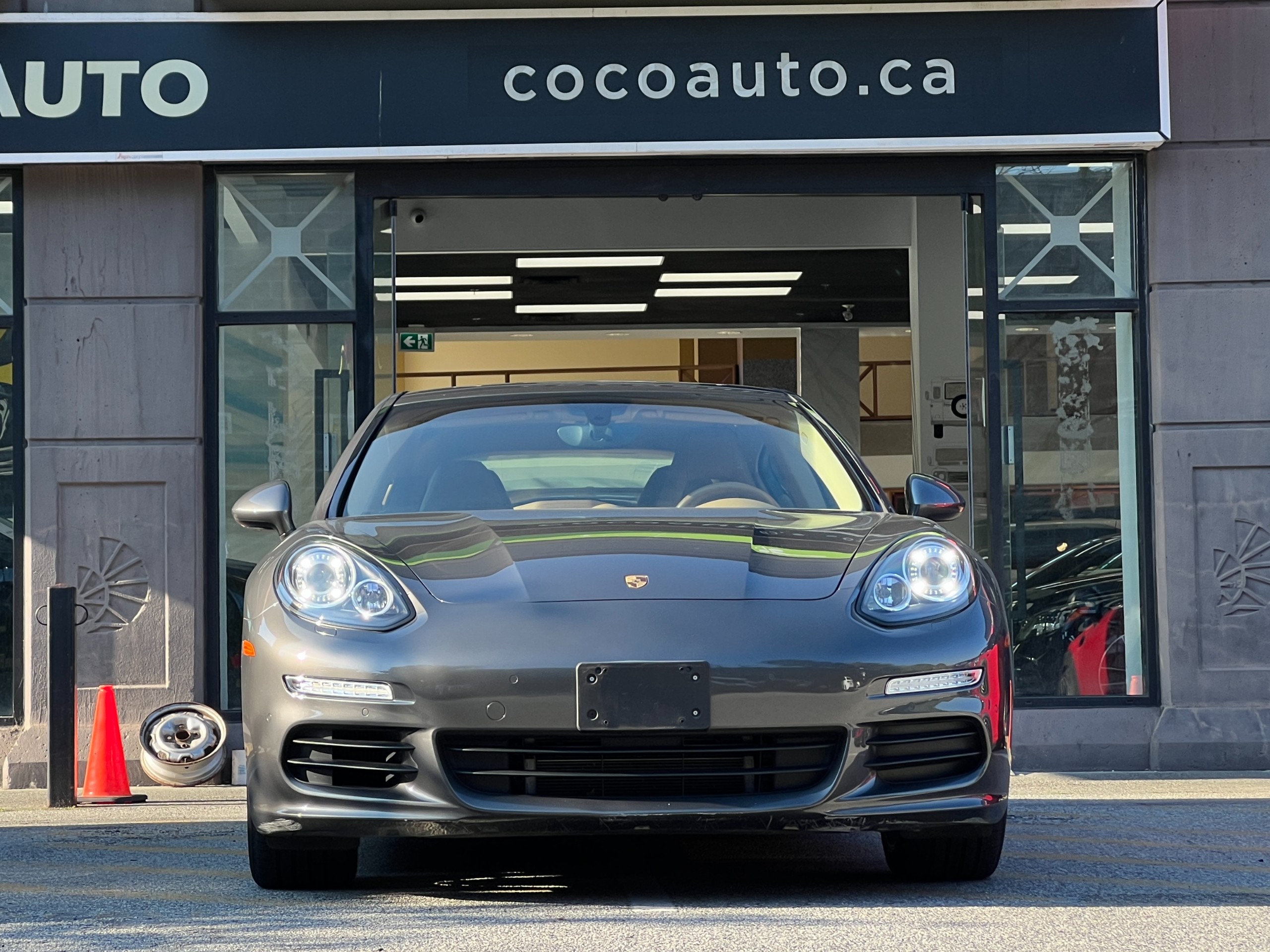 2016 Porsche Panamera S e-hybrid | No accident | BC Local | low km - Image 3