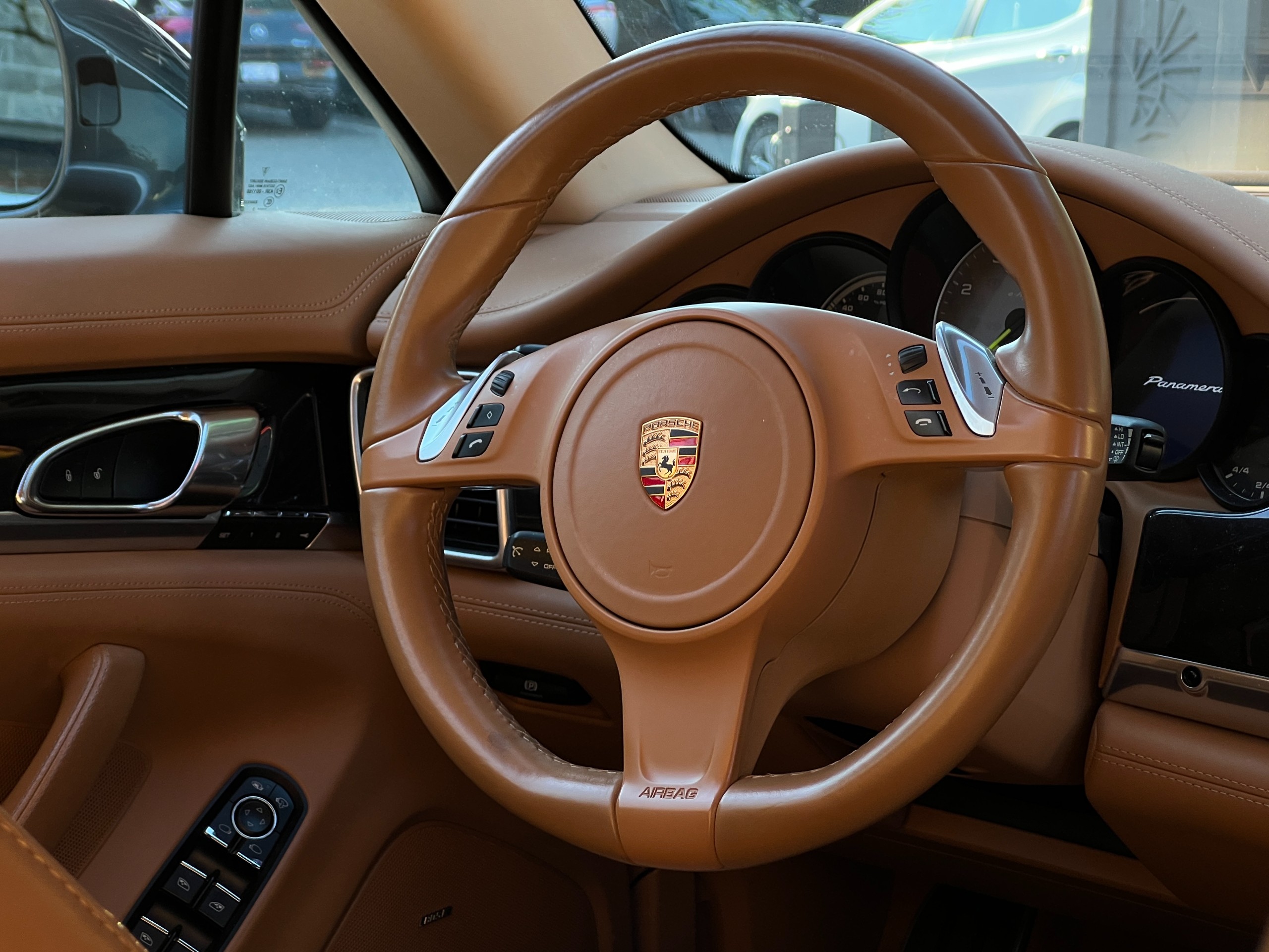 2016 Porsche Panamera S e-hybrid | No accident | BC Local | low km - Image 13