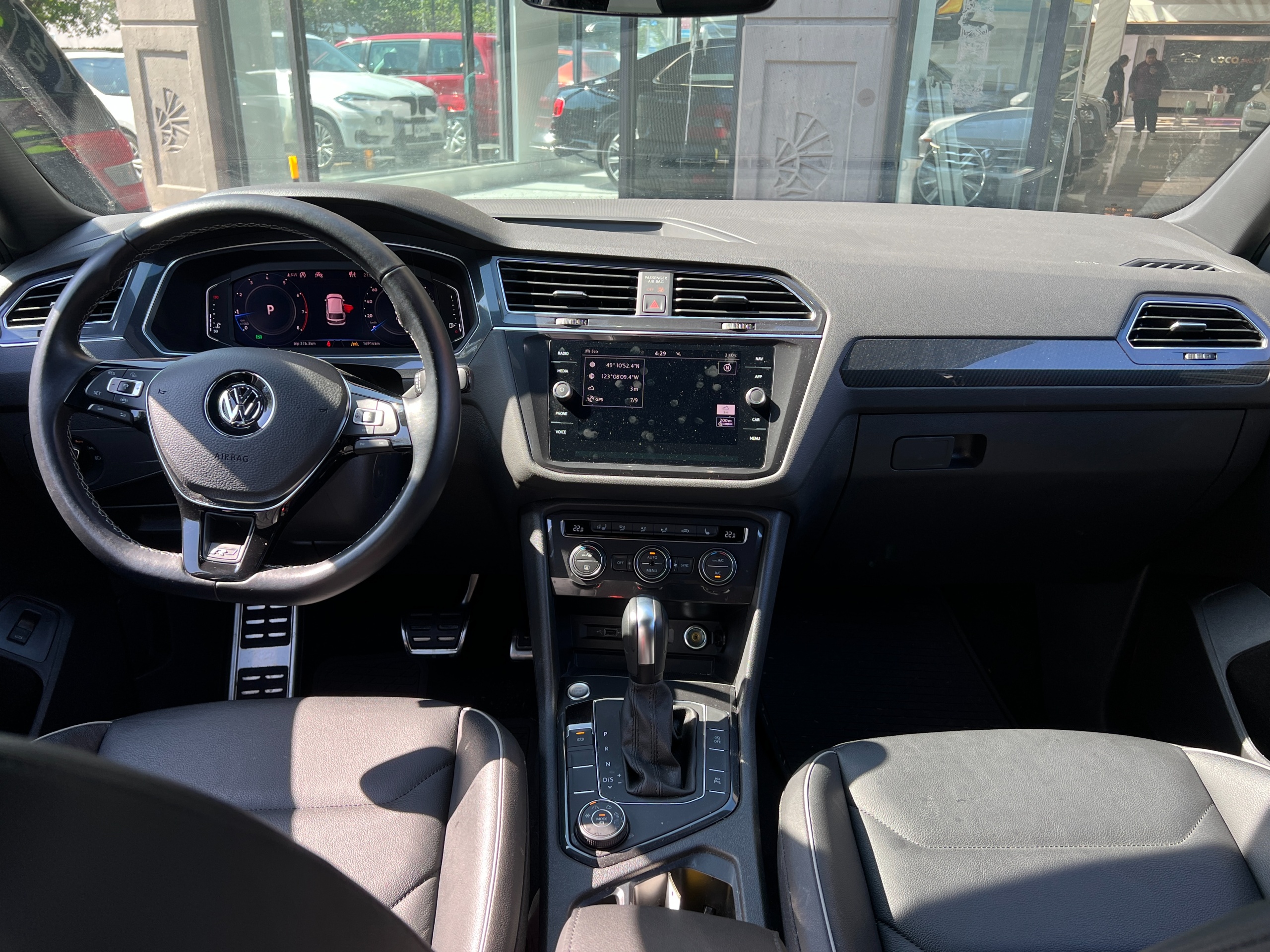 2020 Volkswagen Tiguan 4 motion - Image 11