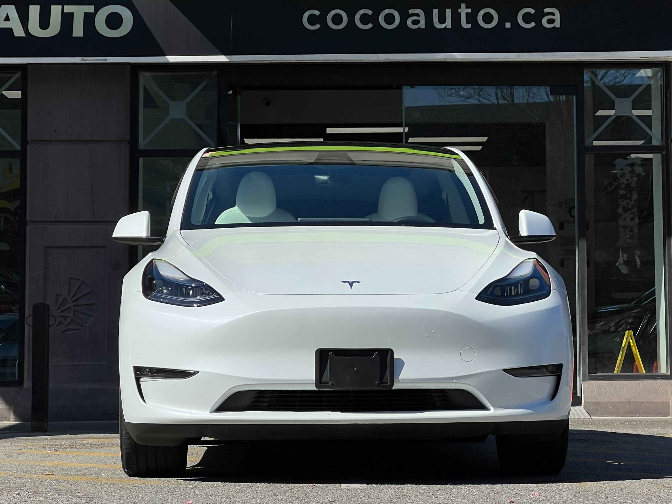 2024 Tesla Model Y long range AWD | No accident - Image 3