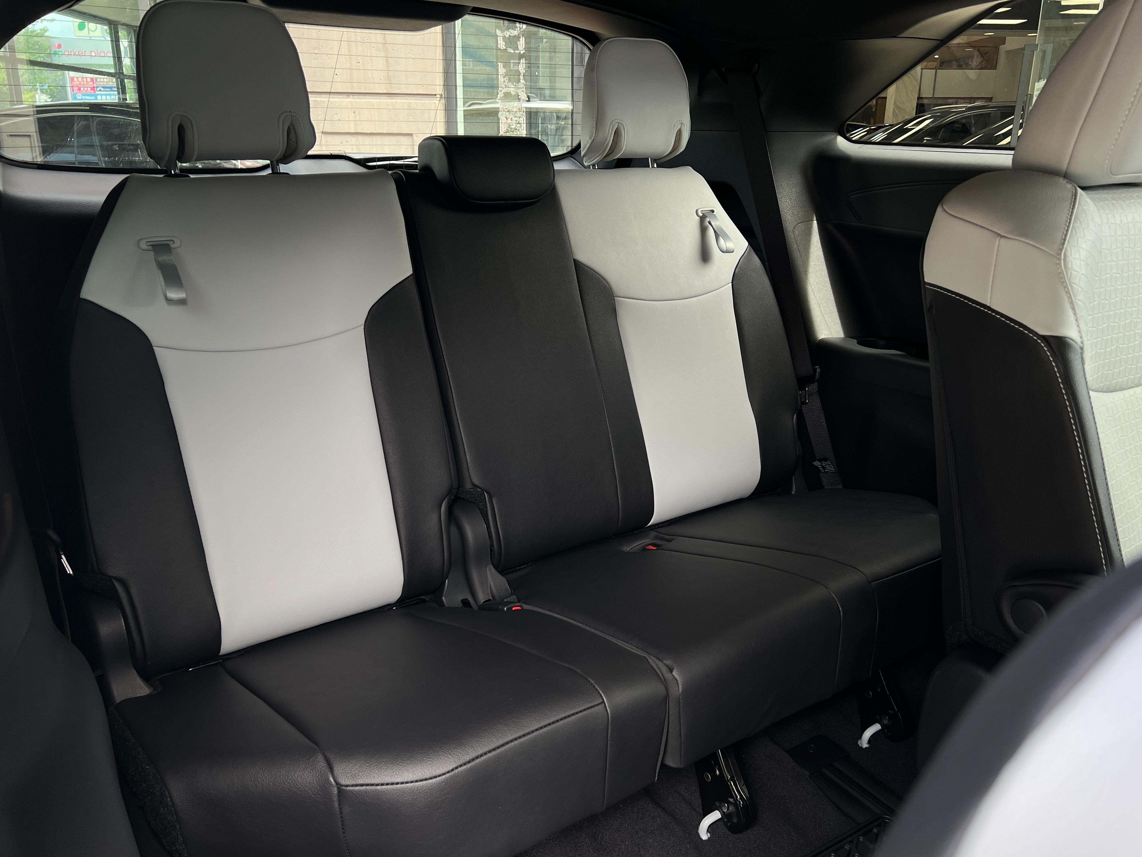 2025 Toyota Sienna - Image 15