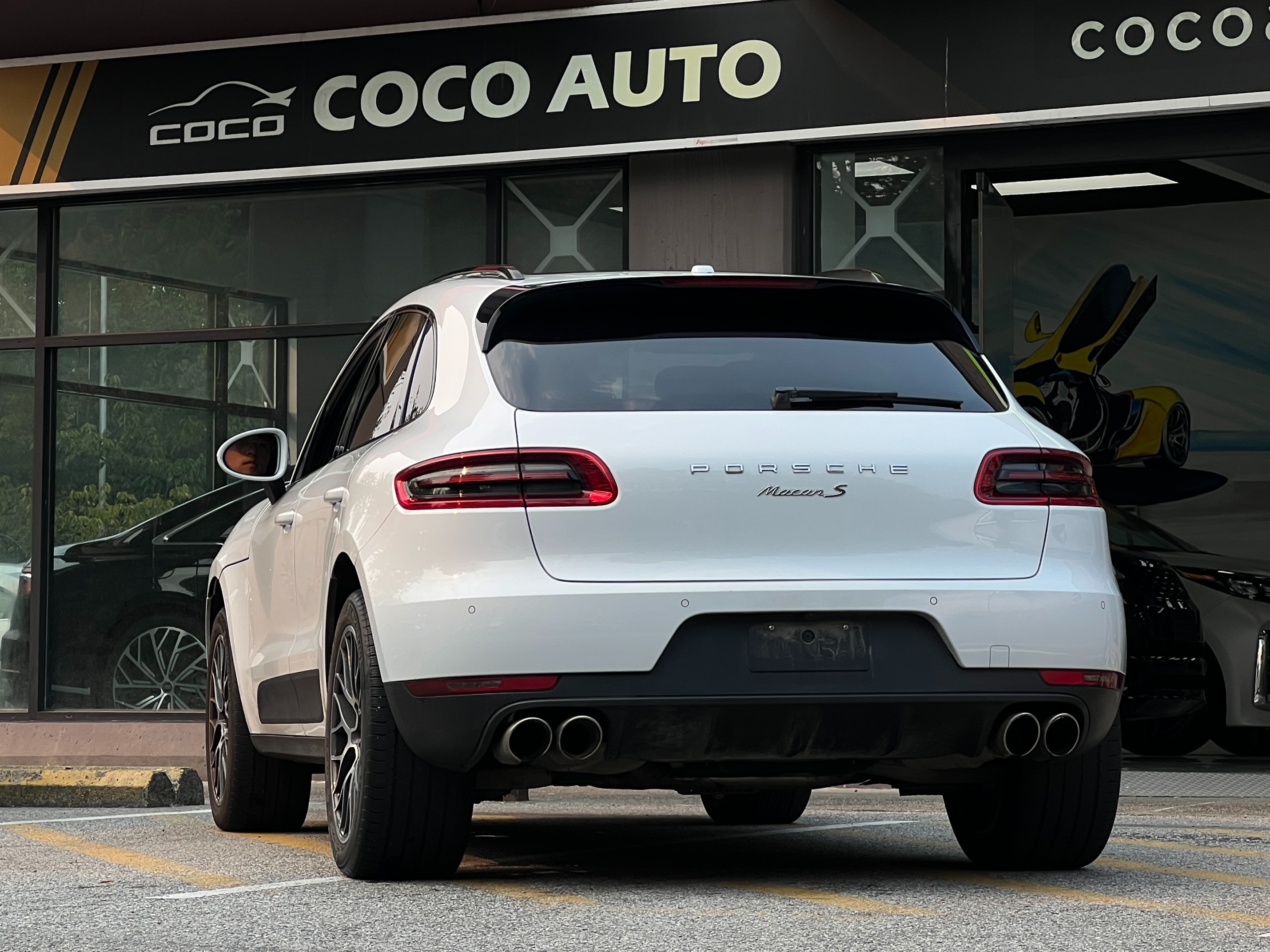 2018 Porsche Macan s - Image 5
