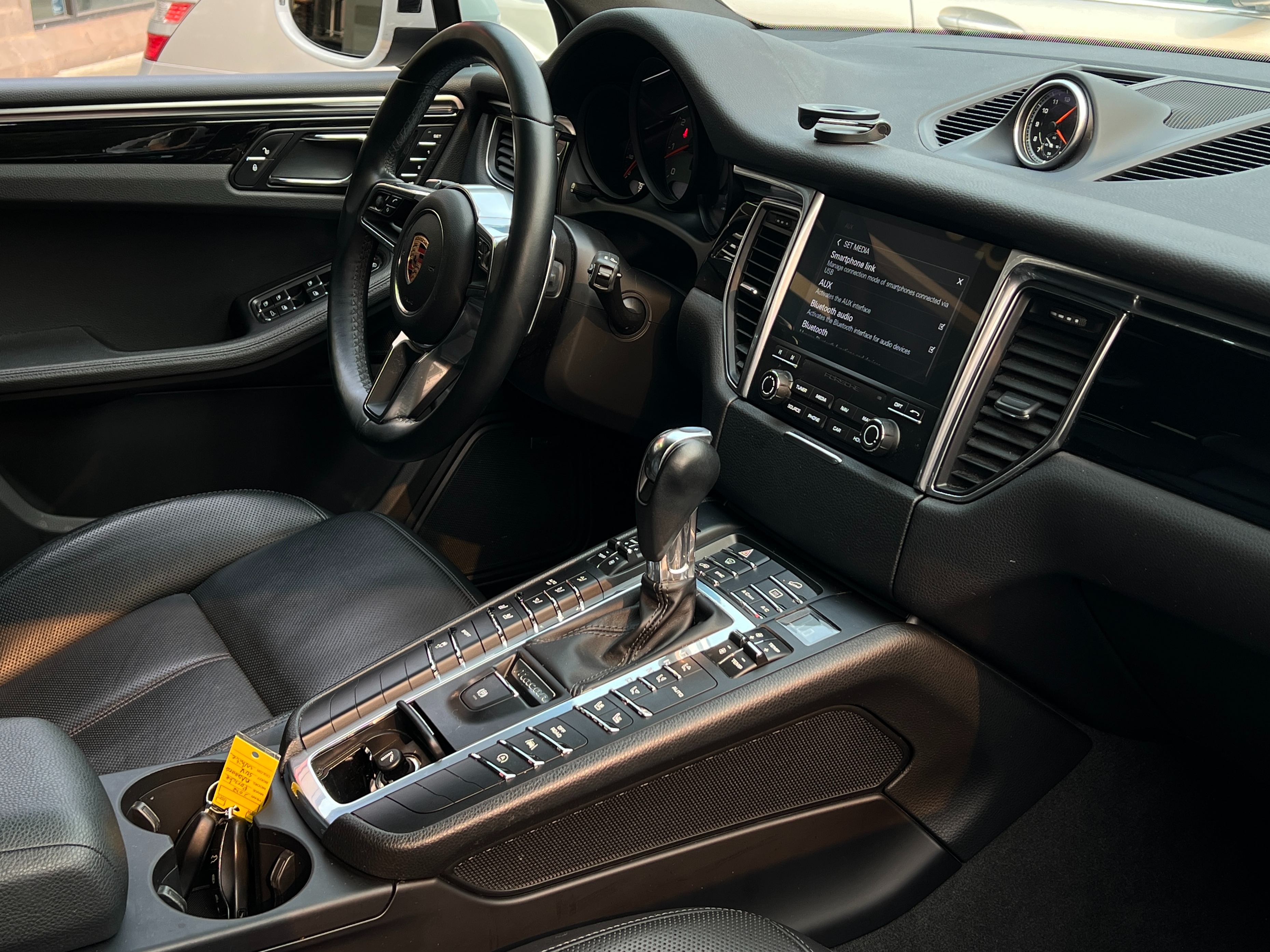 2018 Porsche Macan s - Image 12