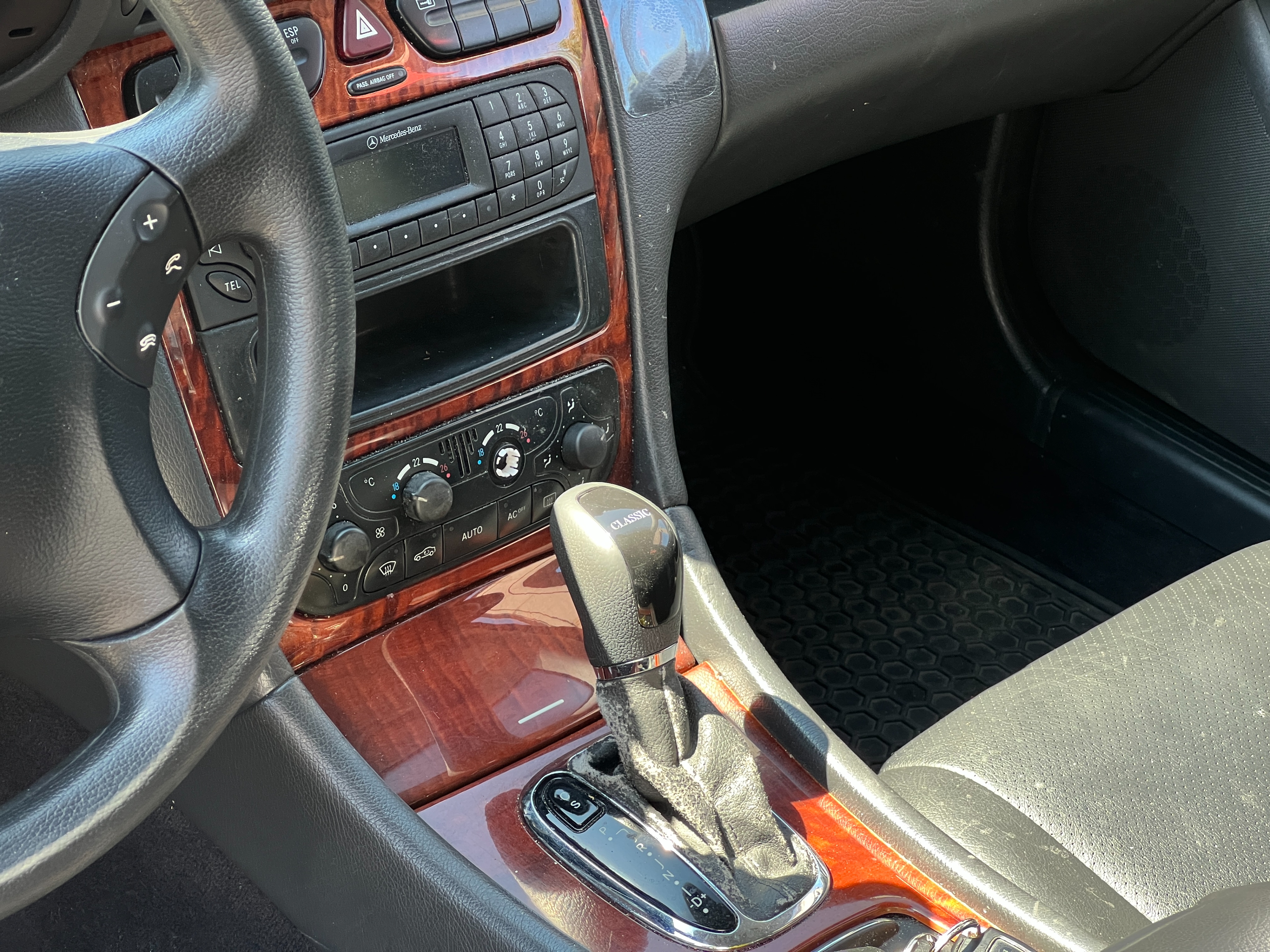 2004 Mercedes-Benz C230 - Image 10