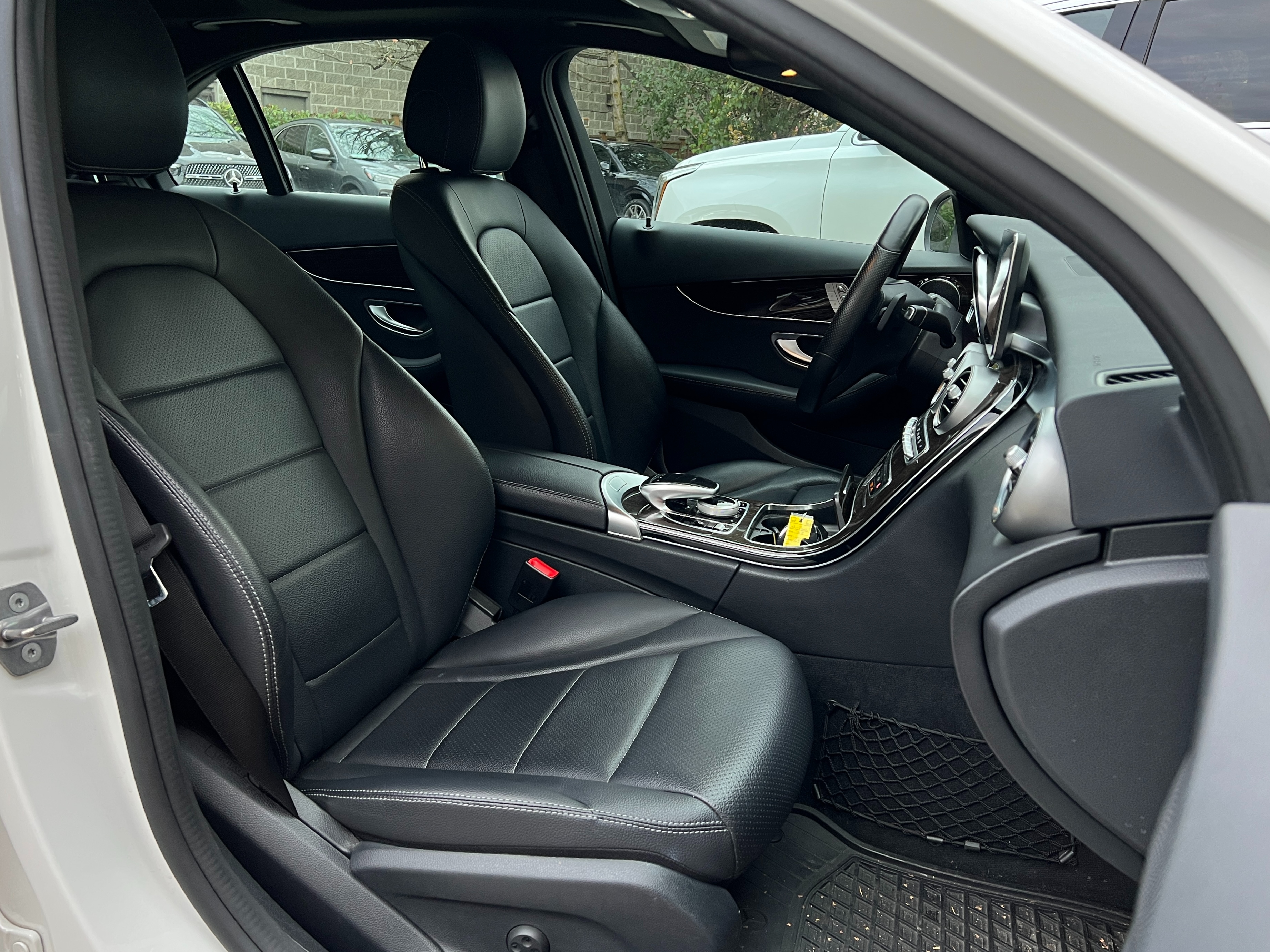 2018 Mercedes-Benz C300 - Image 13