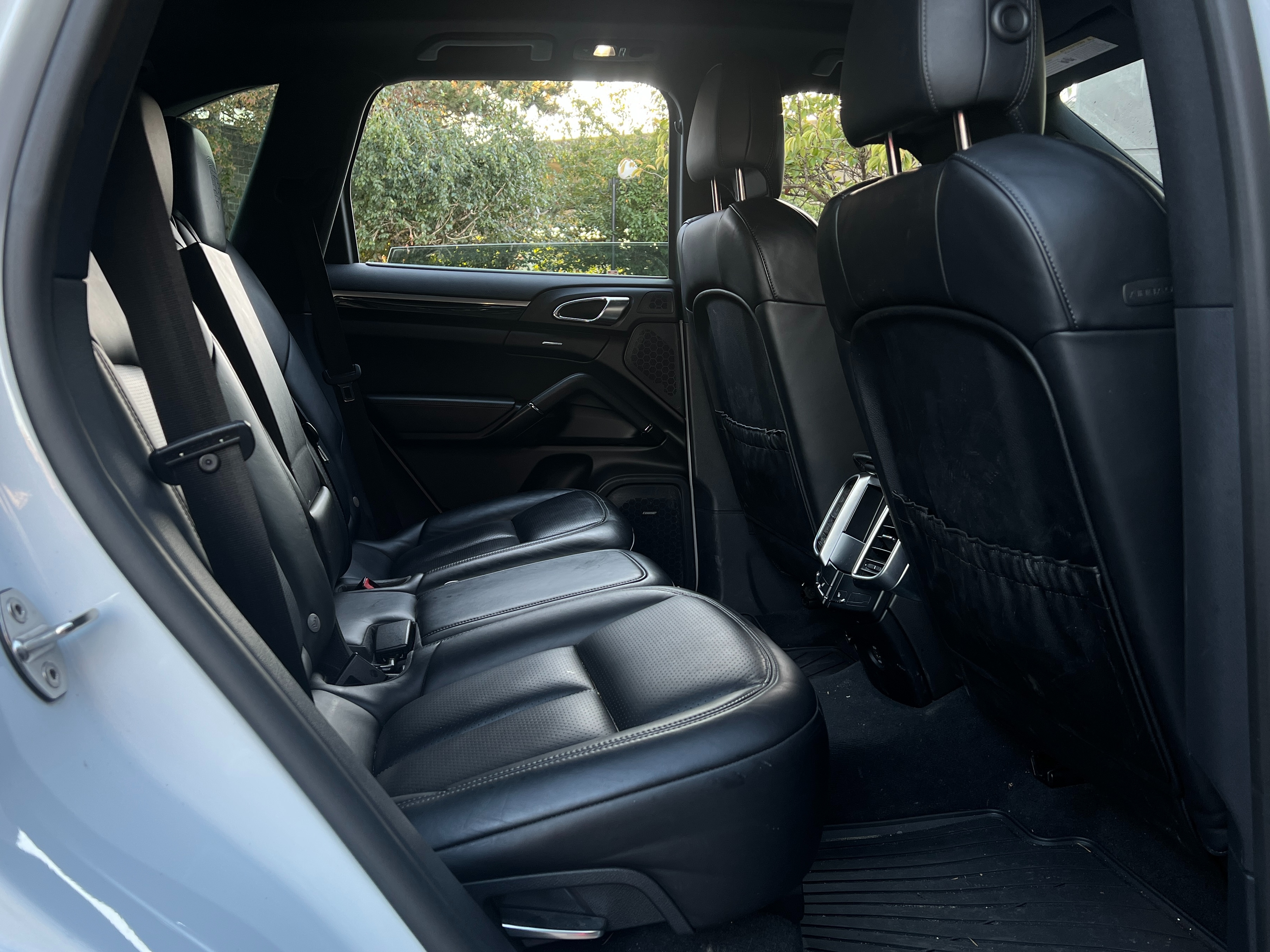 2017 Porsche Cayenne | Platinum Edition  - Image 16