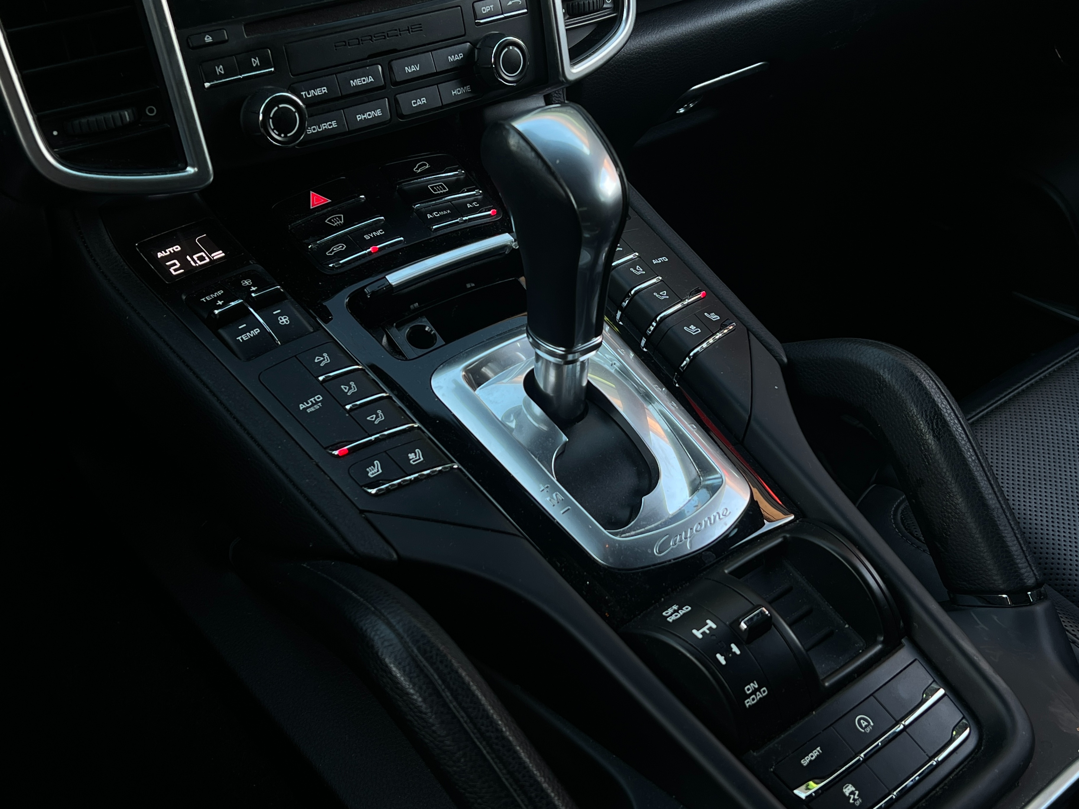 2017 Porsche Cayenne | Platinum Edition  - Image 15