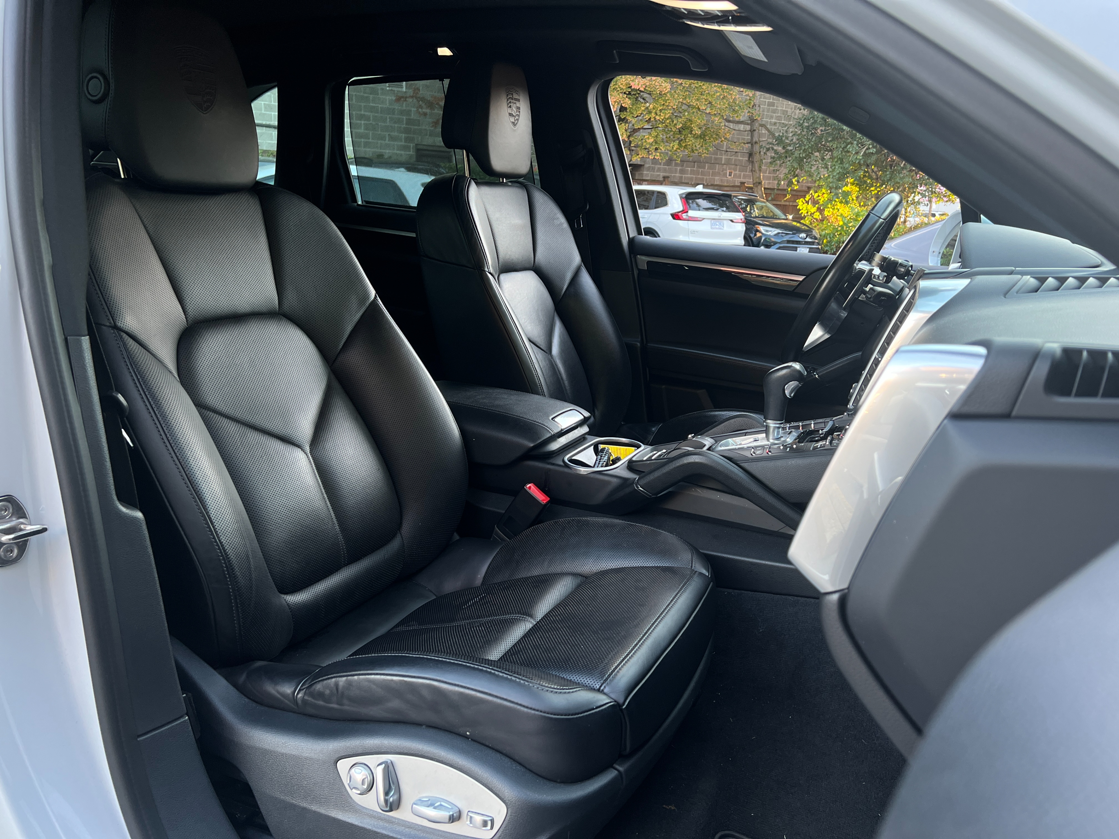 2017 Porsche Cayenne | Platinum Edition  - Image 11