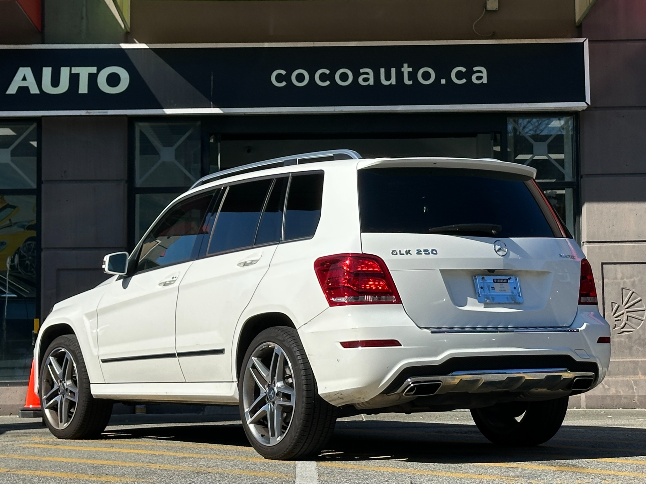 2015 Mercedes-Benz GLK250 - Image 4