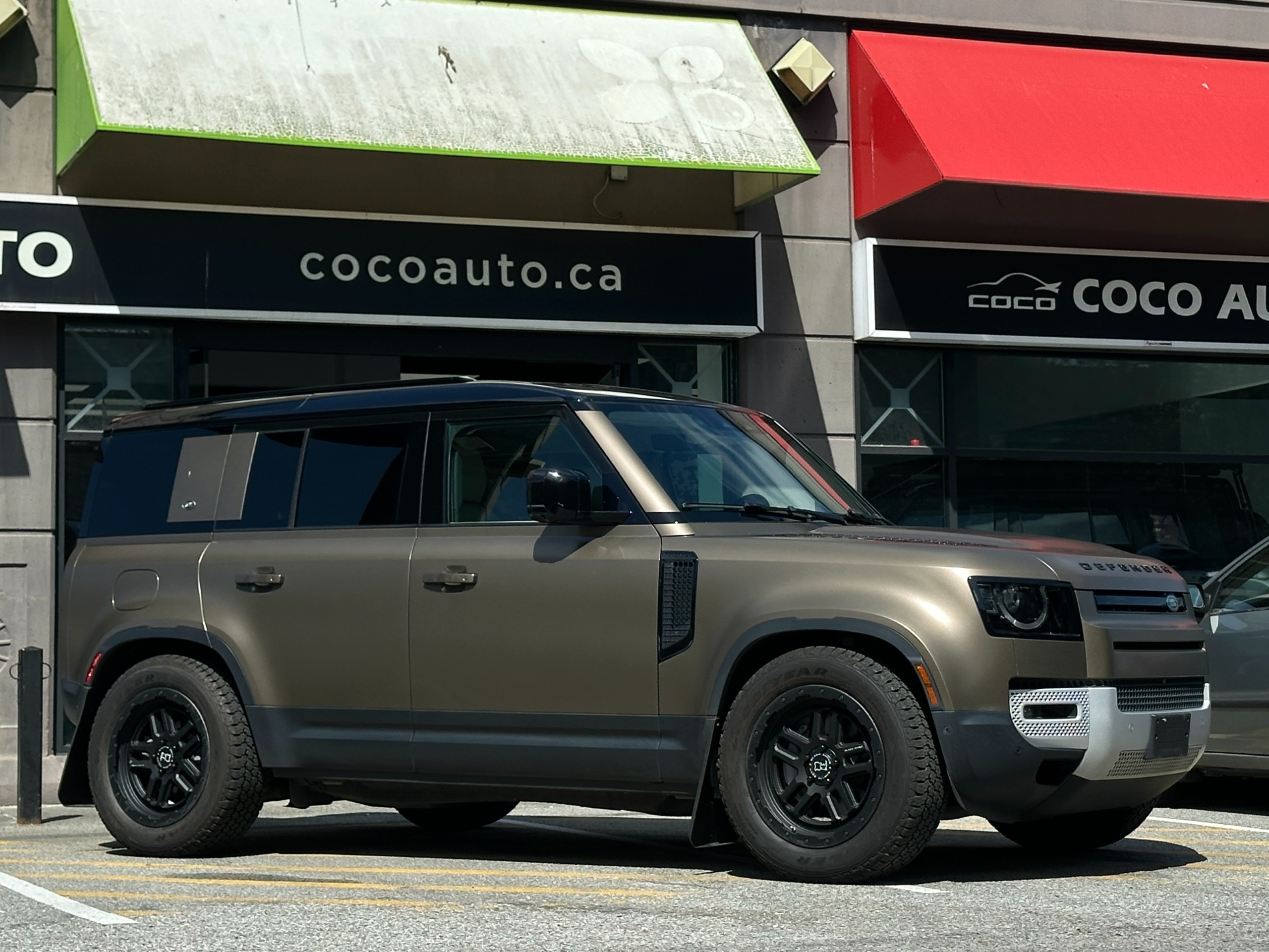 2020 Land Rover Defender - Image 2